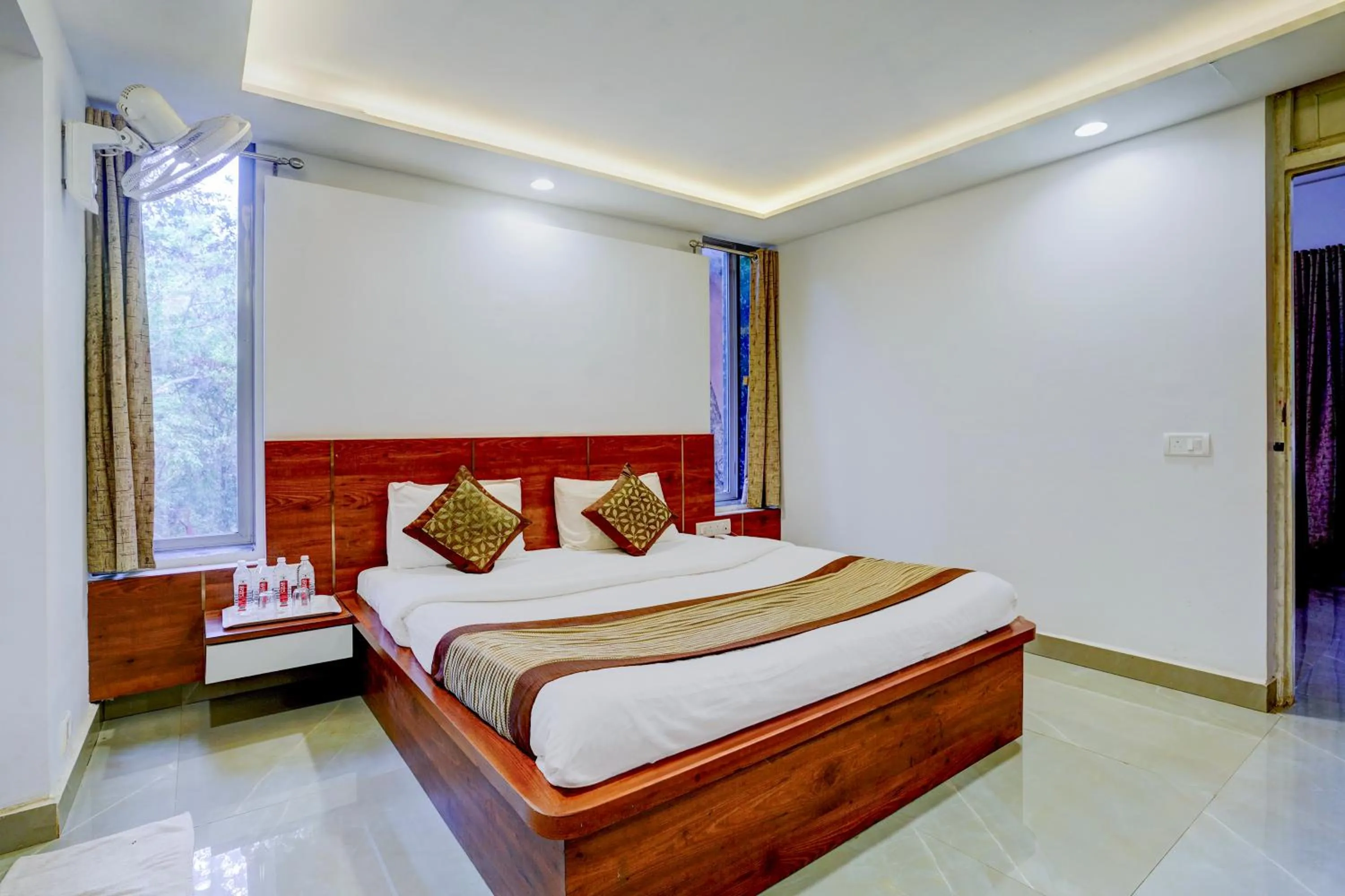Bedroom, Bed in The Byke Heritage Resort - Matheran