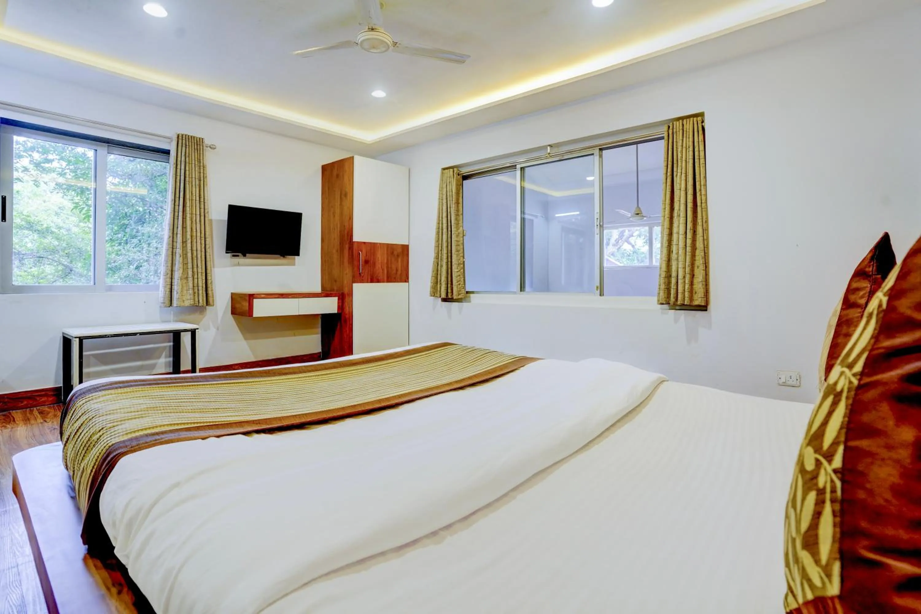 Bed in The Byke Heritage Resort - Matheran