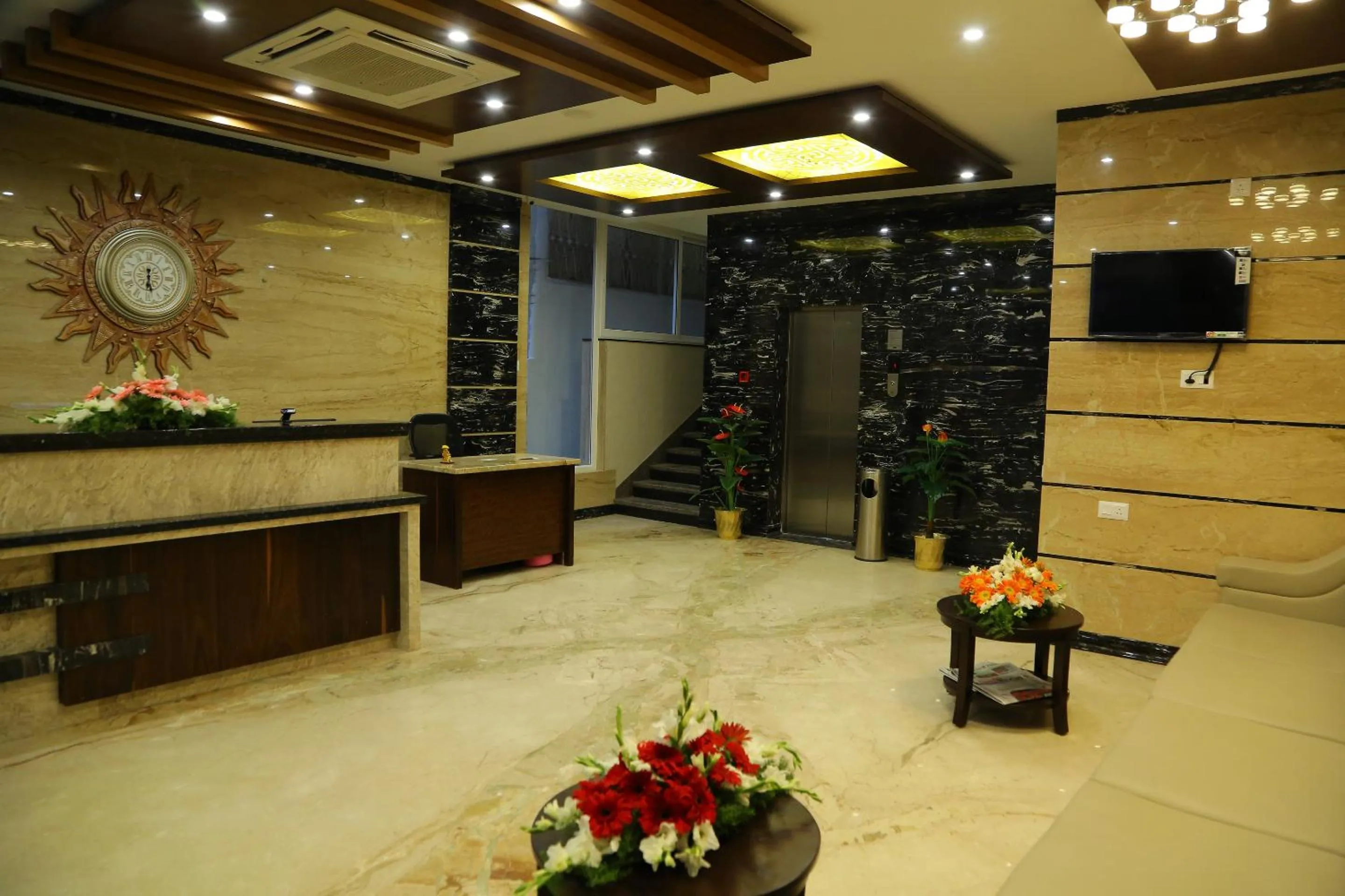 Lobby or reception in Hotel U.T.Elegance