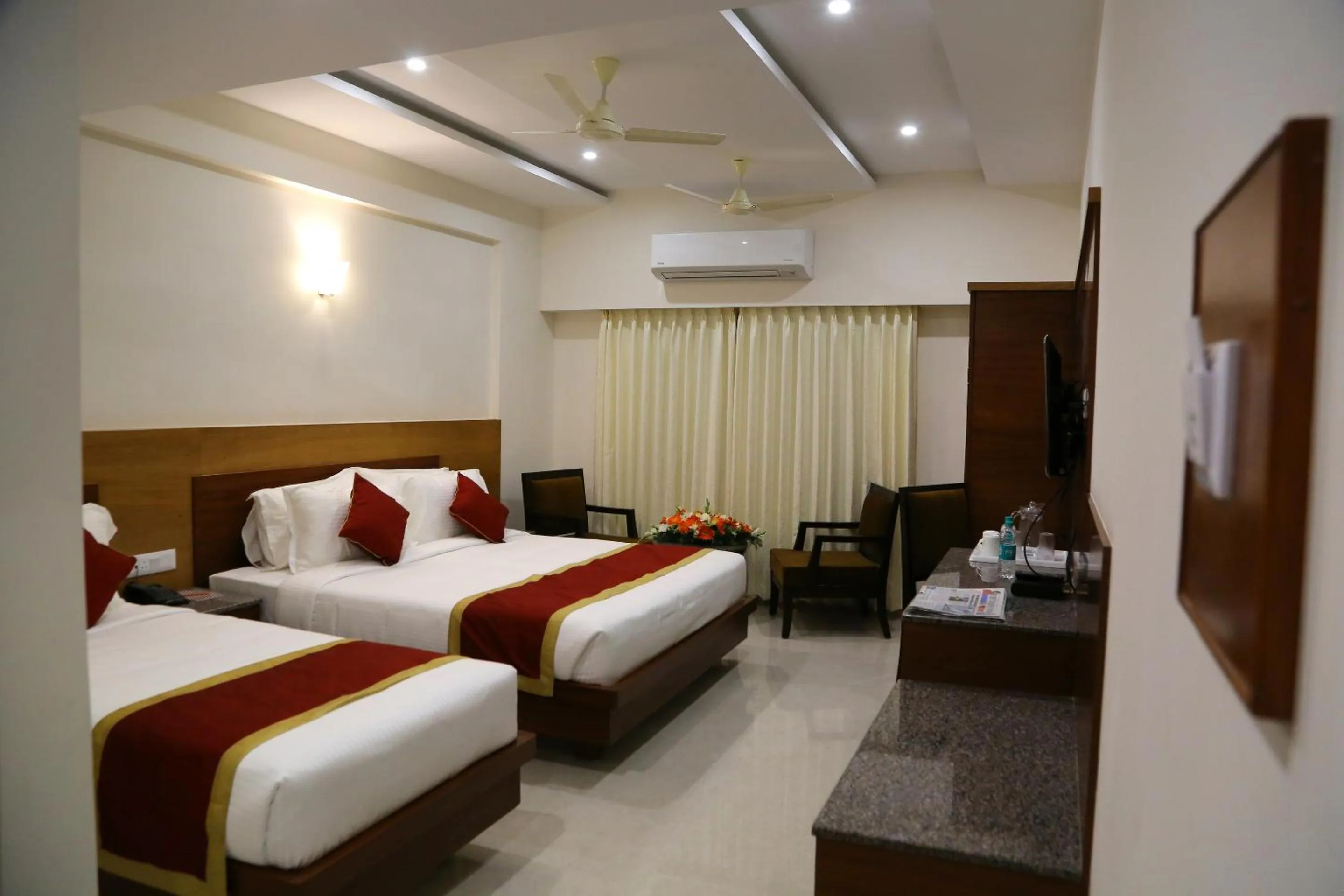 Photo of the whole room, Bed in Hotel U.T.Elegance