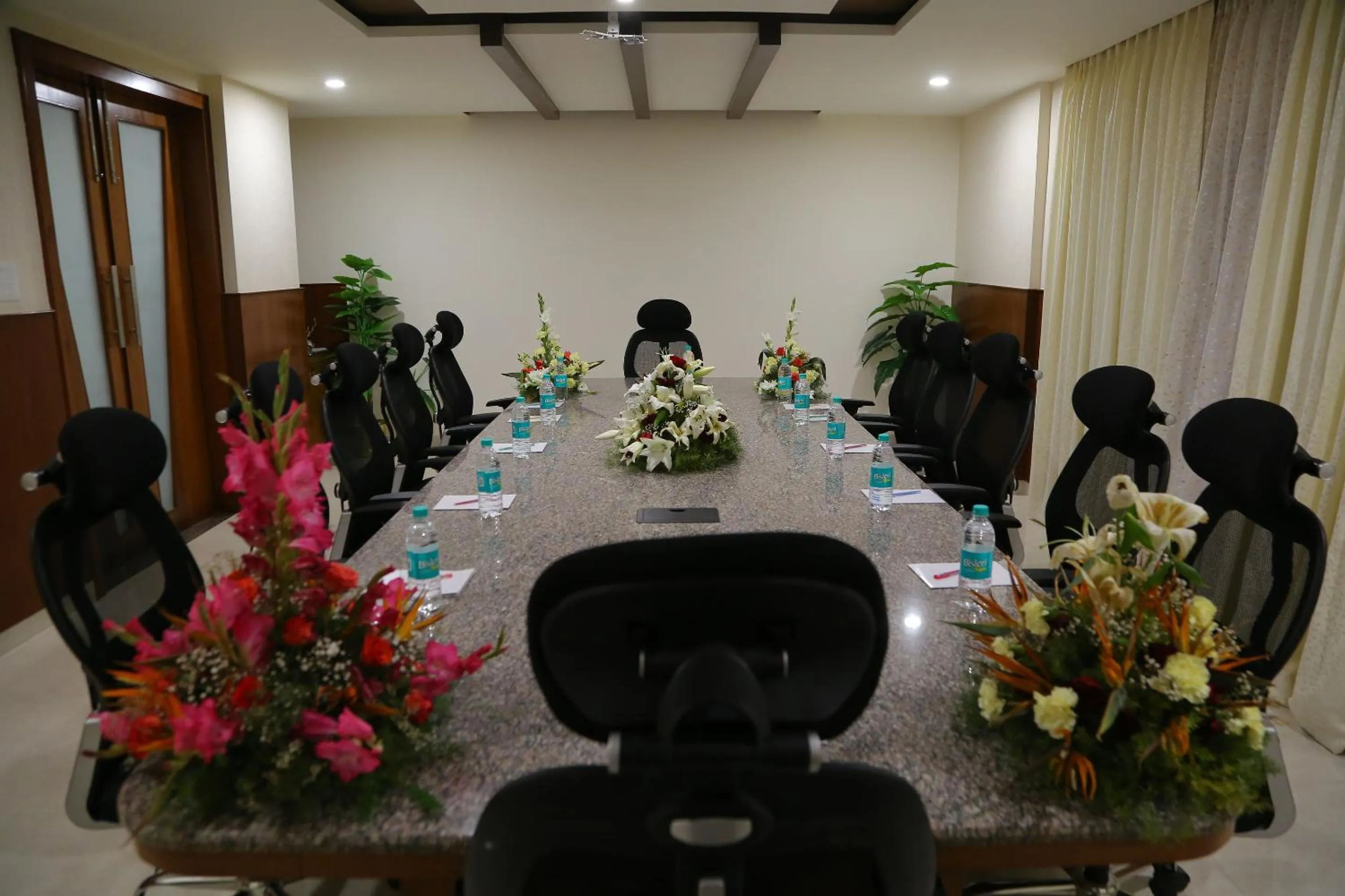 Business facilities in Hotel U.T.Elegance