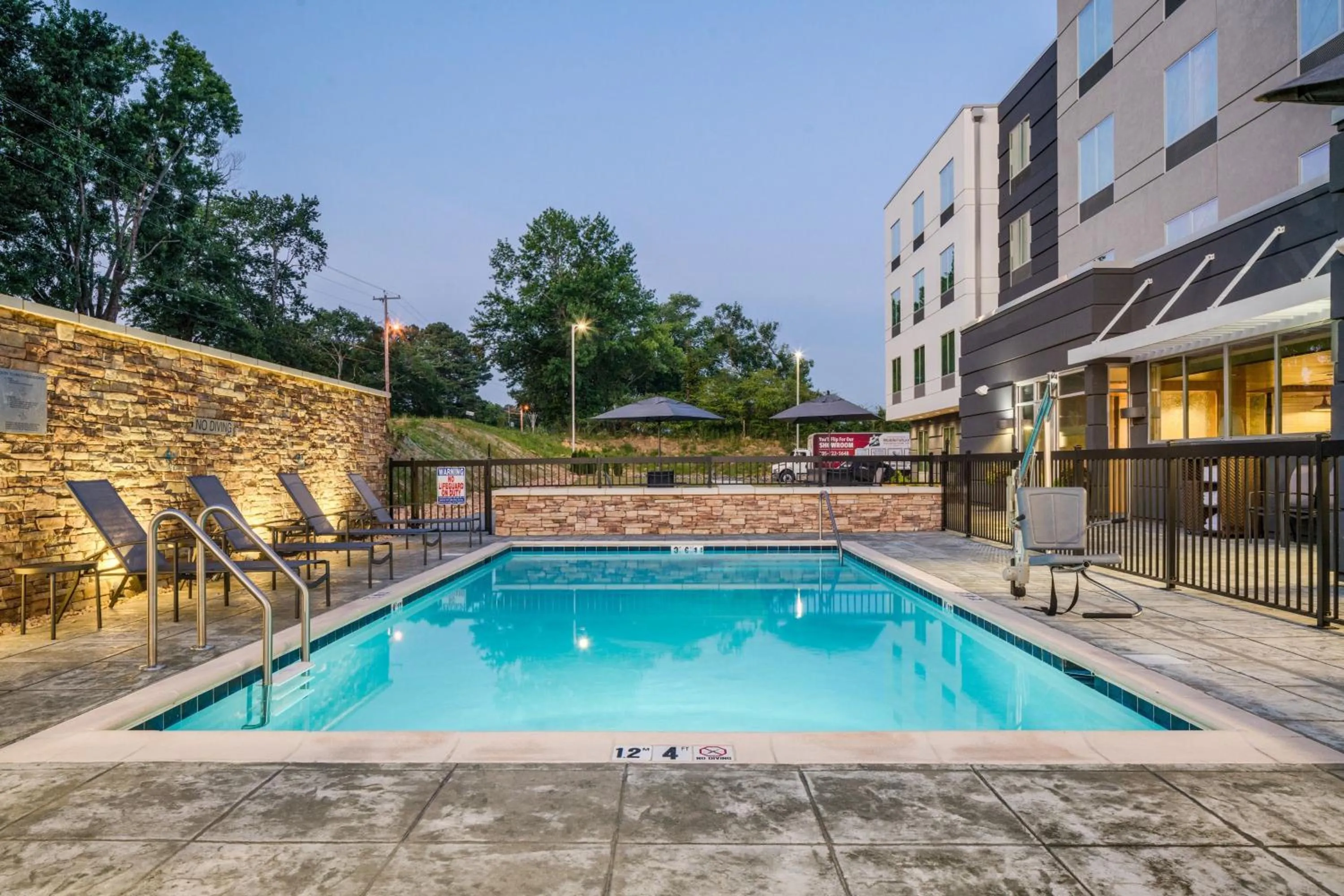 Swimming pool in Fairfield by Marriott Inn & Suites Albertville