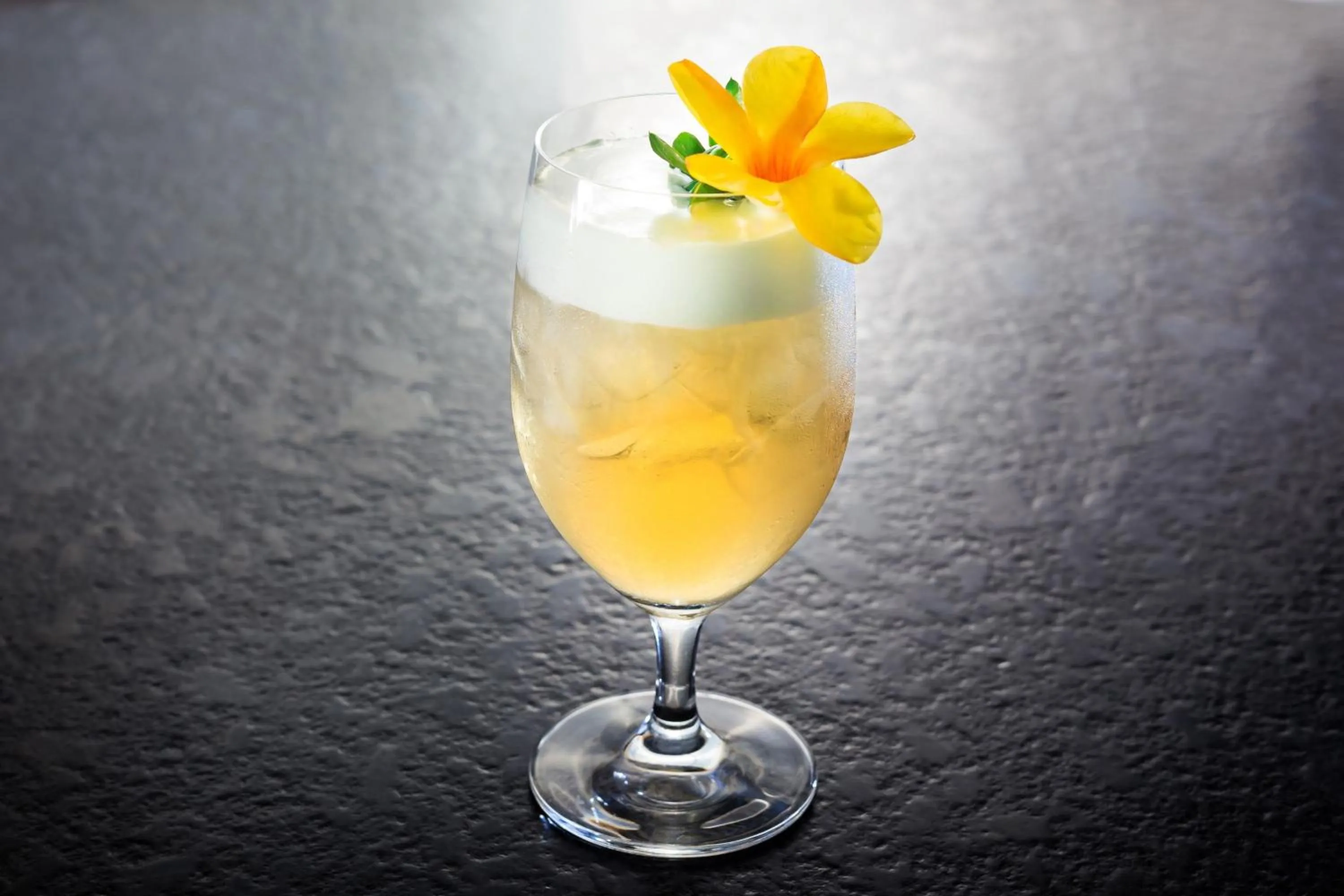 Lounge or bar in Courtyard by Marriott Mazatlan Beach Resort