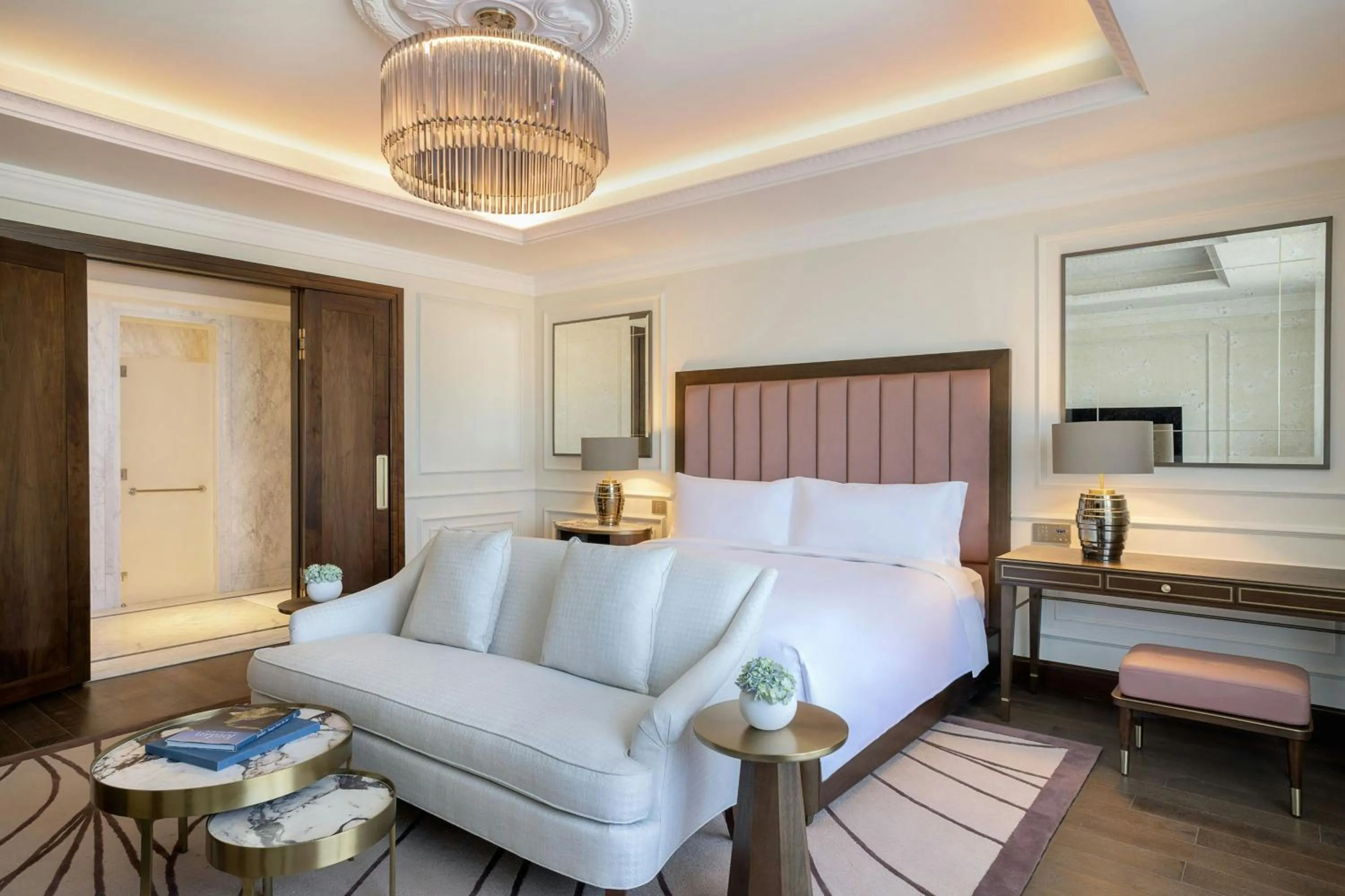 Bedroom in The Ritz-Carlton, Amman