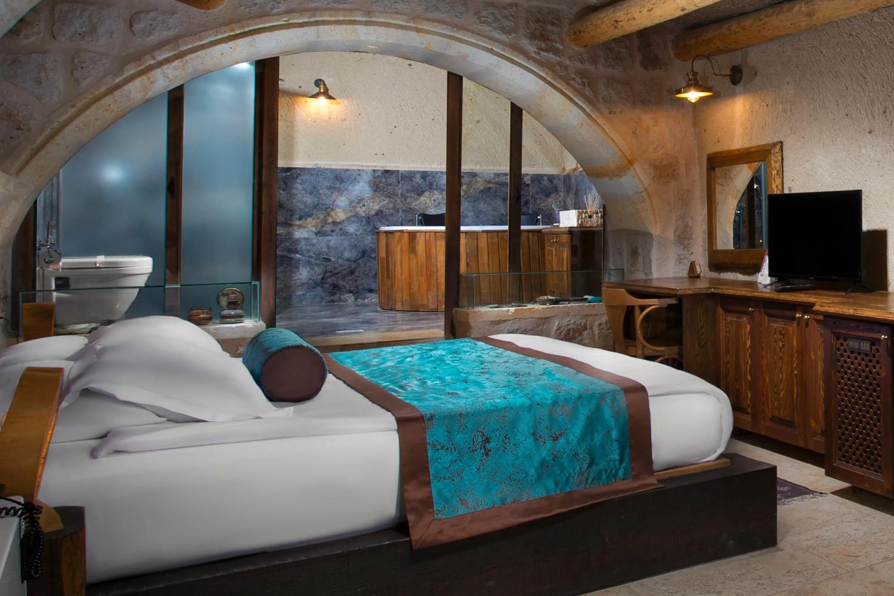 Photo of the whole room, Bed in Cappa Via Cave Hotel