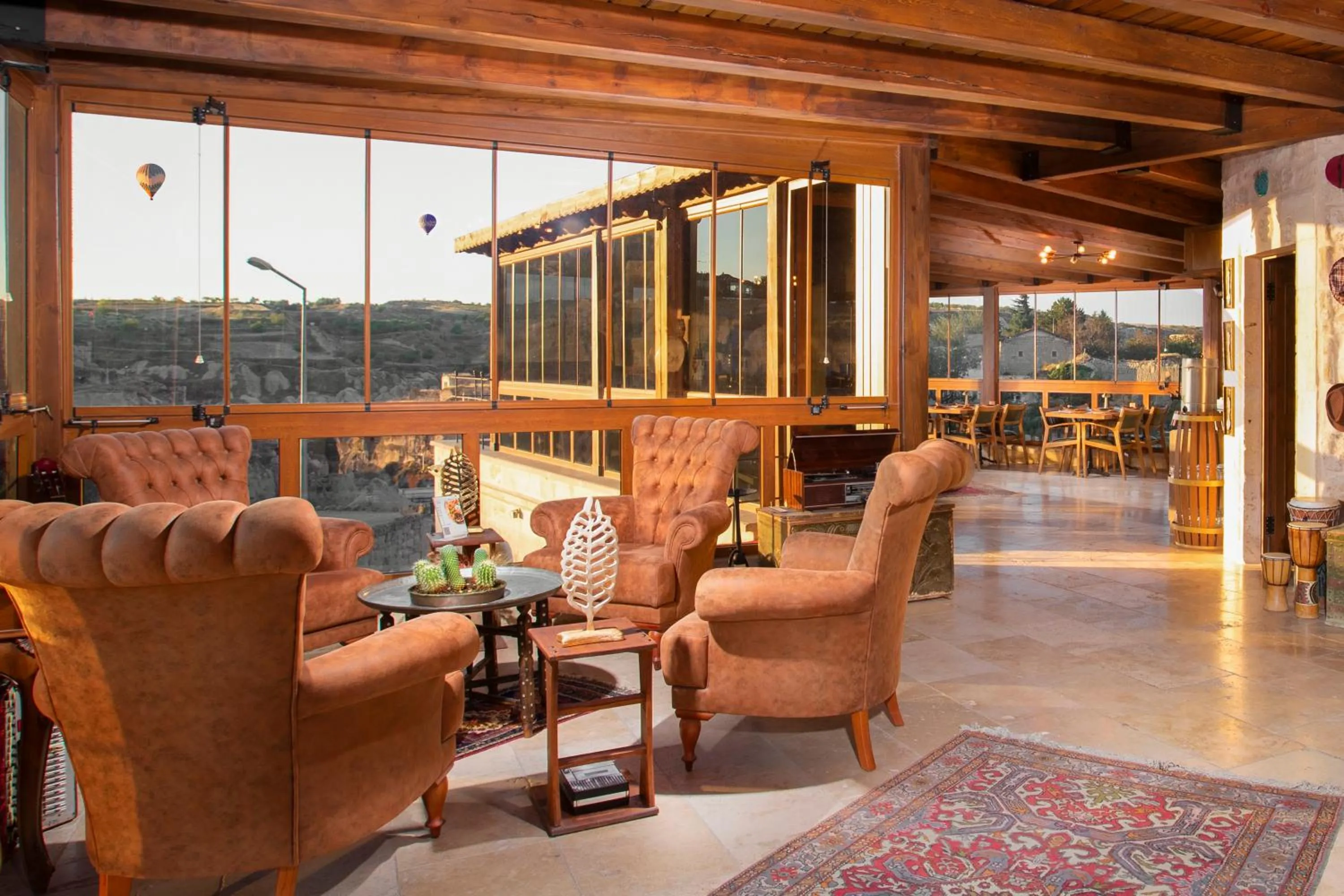 Restaurant/places to eat in Cappa Via Cave Hotel