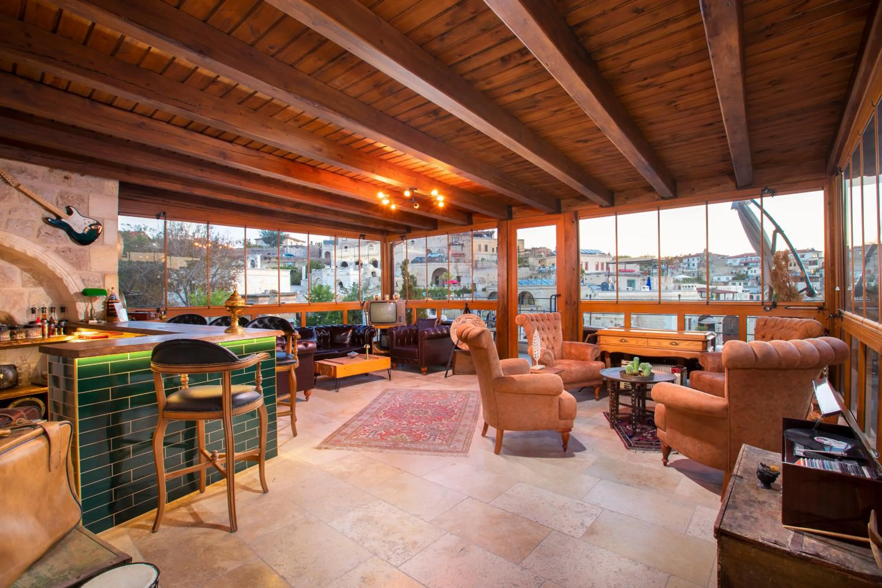 Restaurant/places to eat in Cappa Via Cave Hotel