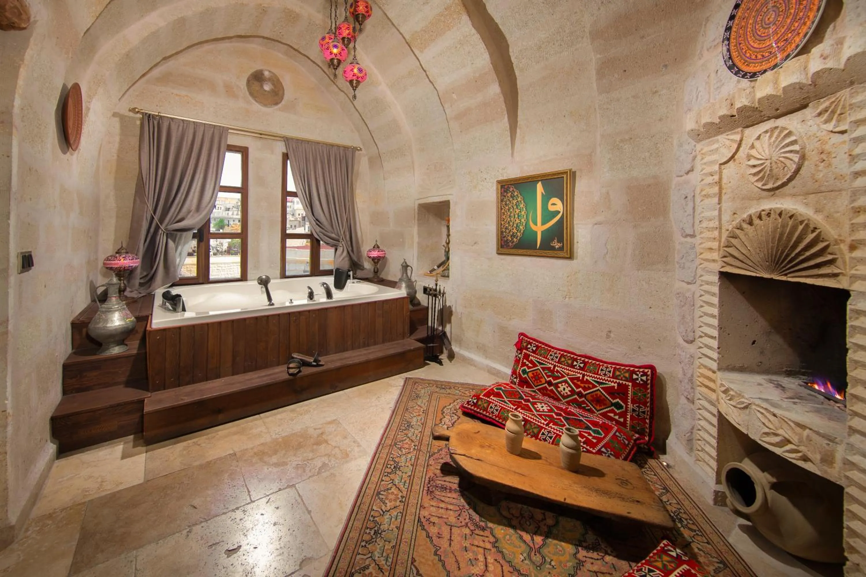 Hot Tub in Cappa Via Cave Hotel