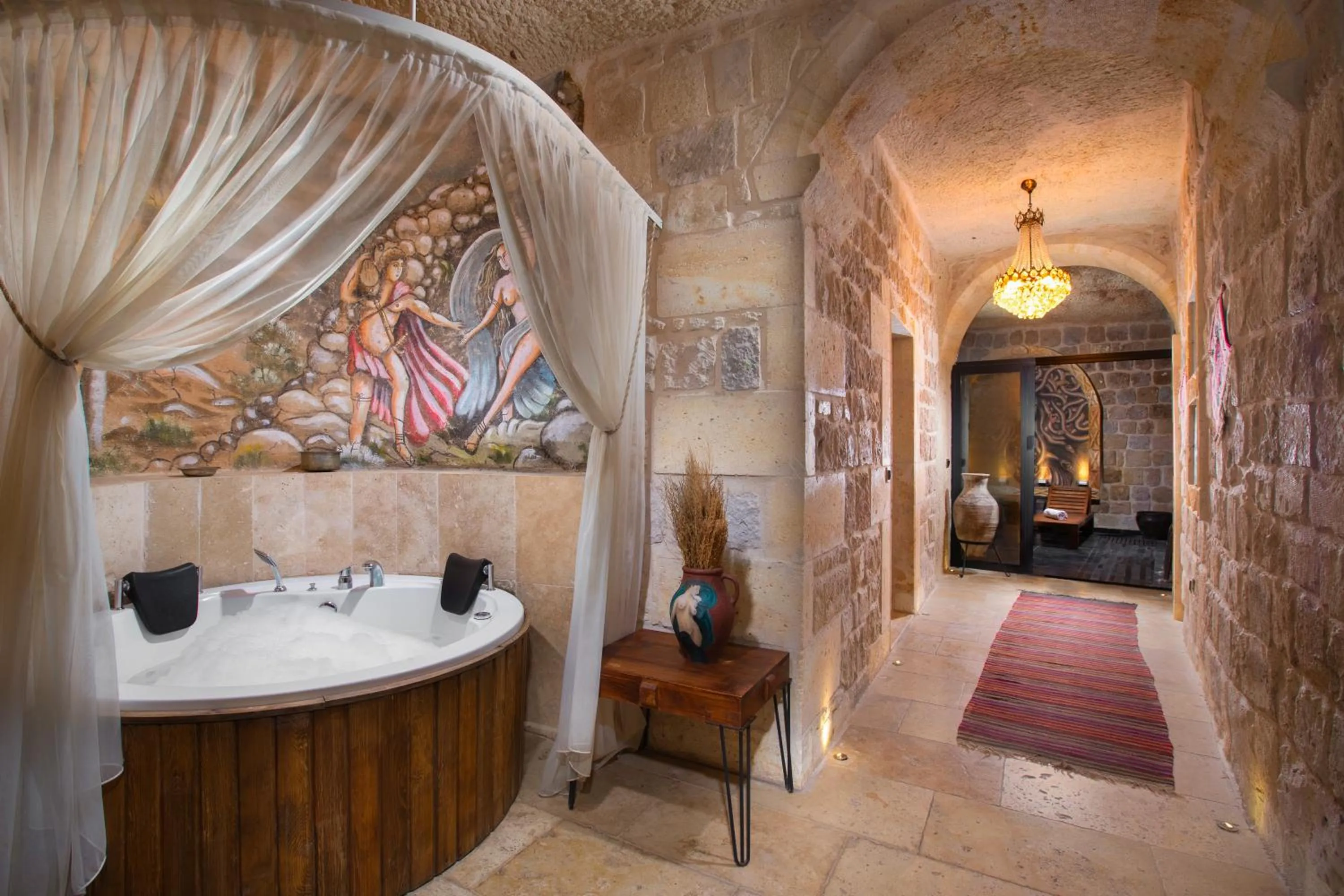 Hot Tub in Cappa Via Cave Hotel