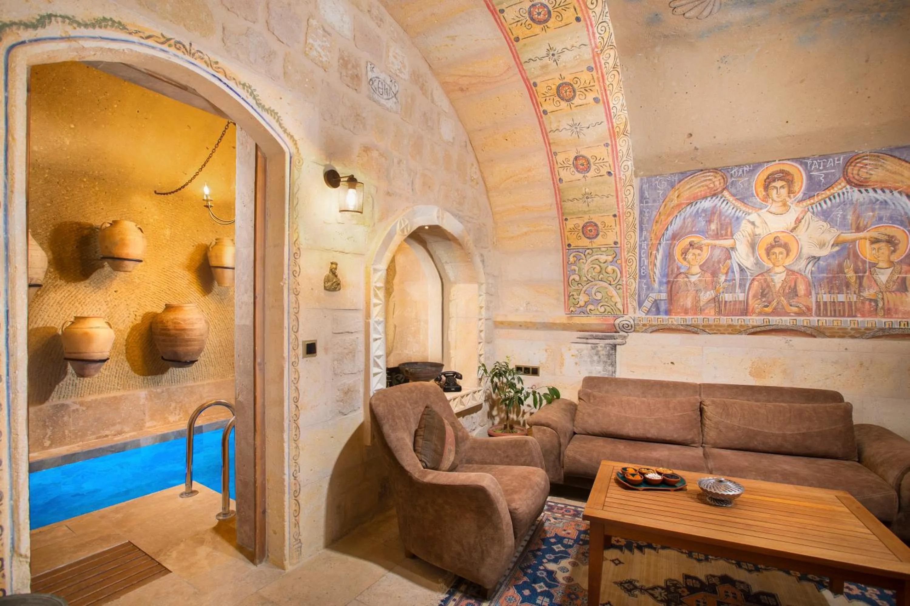 Seating area in Cappa Via Cave Hotel