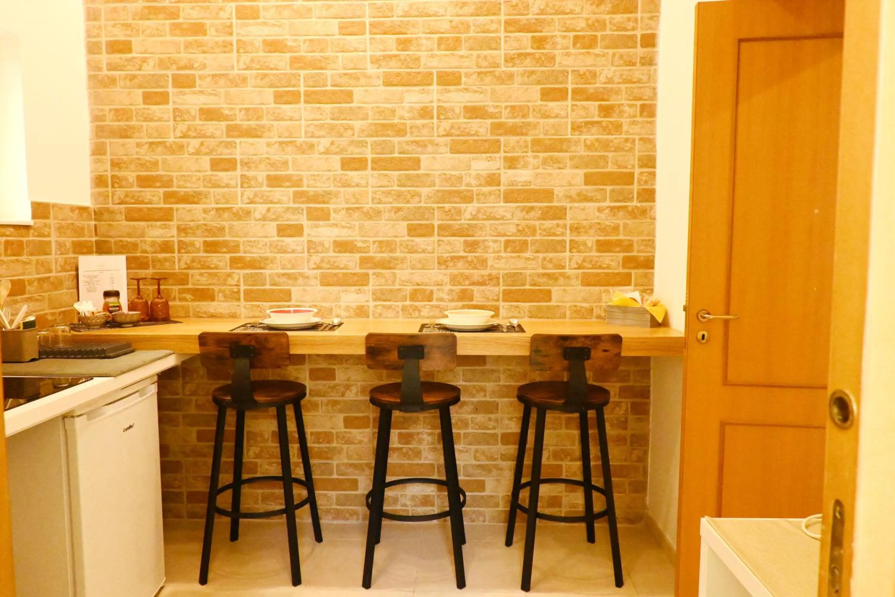 Dining area in Napoli Cityscape