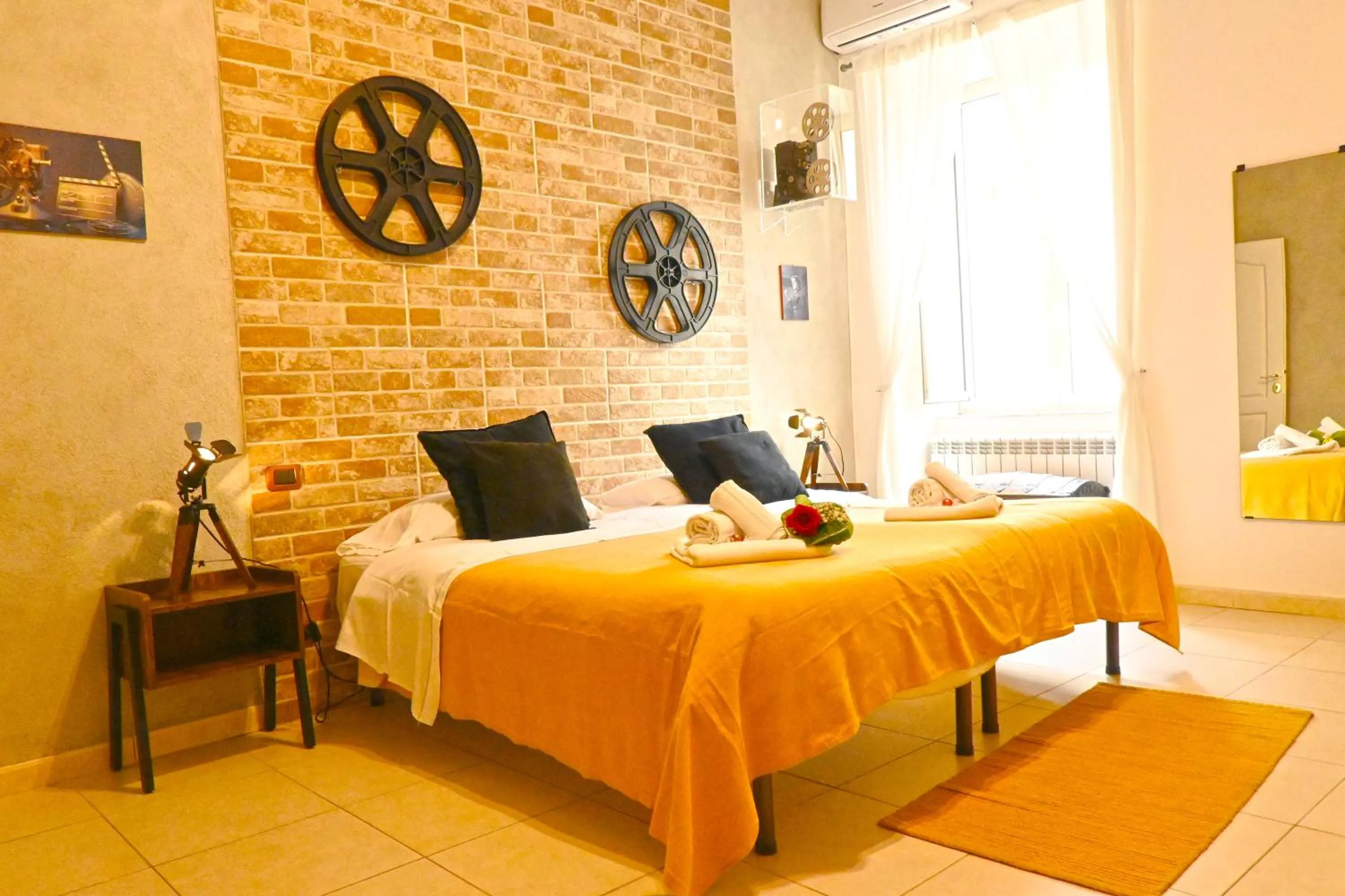 Bed in Napoli Cityscape