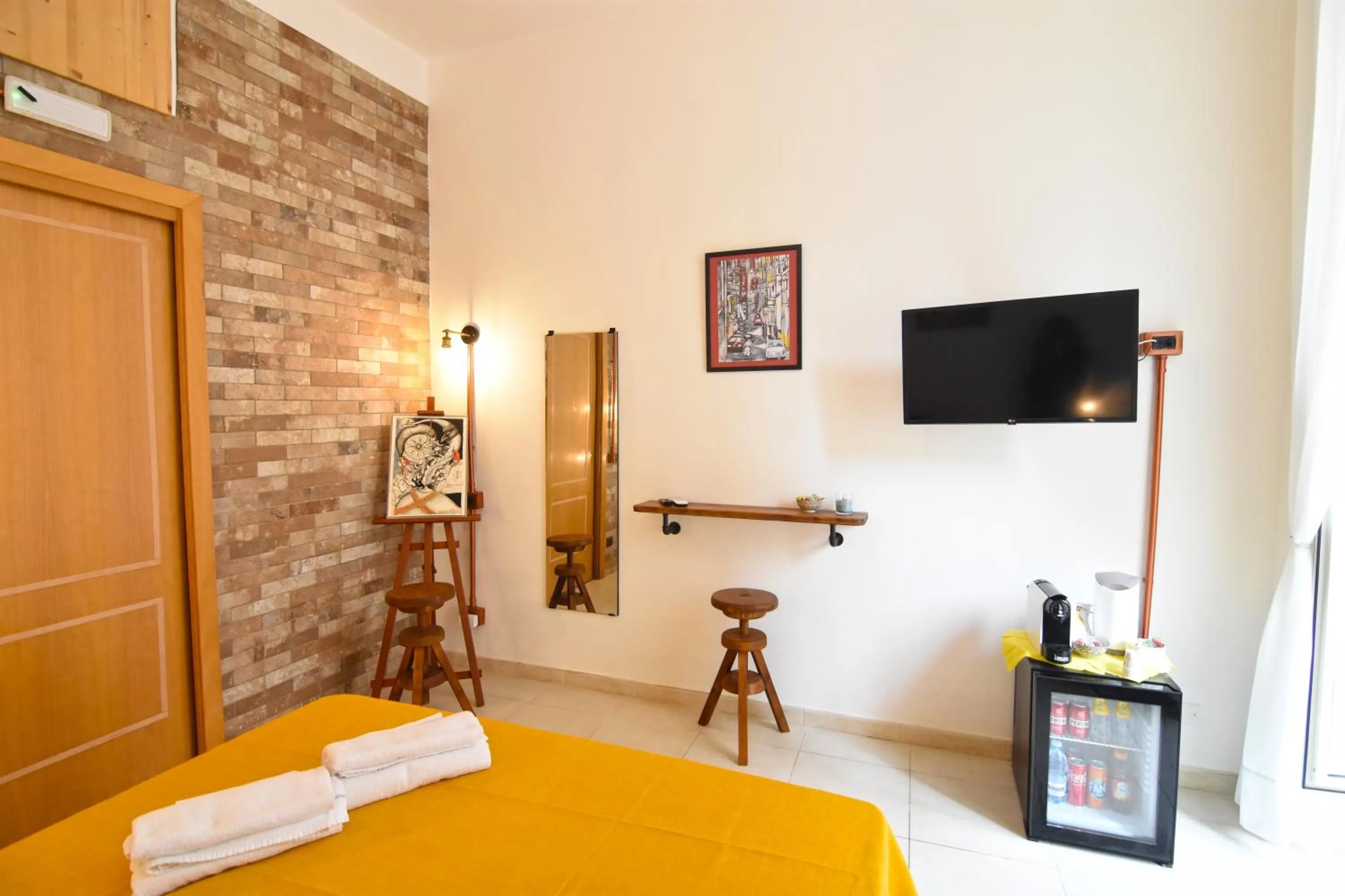 Photo of the whole room, Bed in Napoli Cityscape