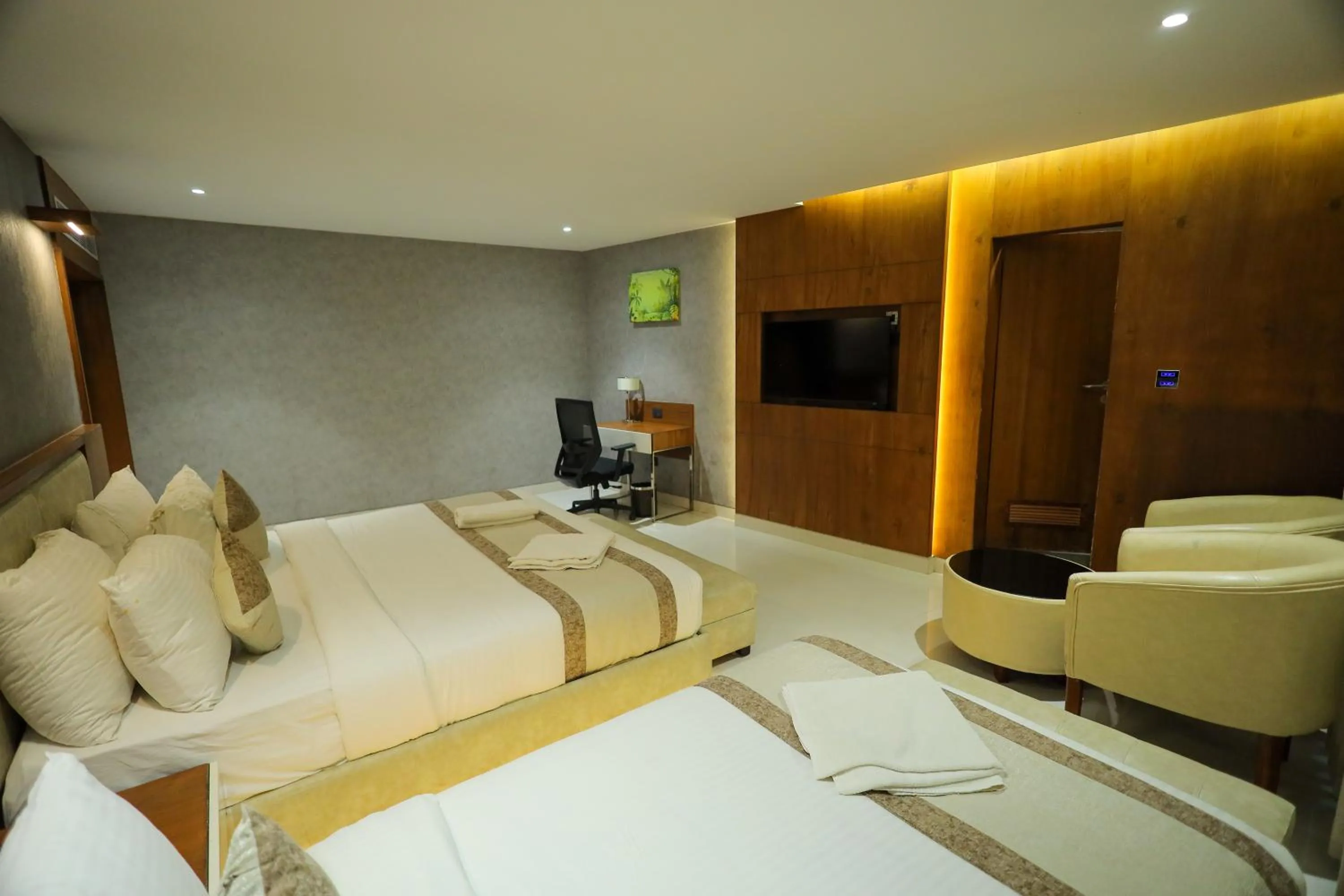 Bedroom, Bed in Royal Plaza Suites by RAK Rooms, Mangaluru