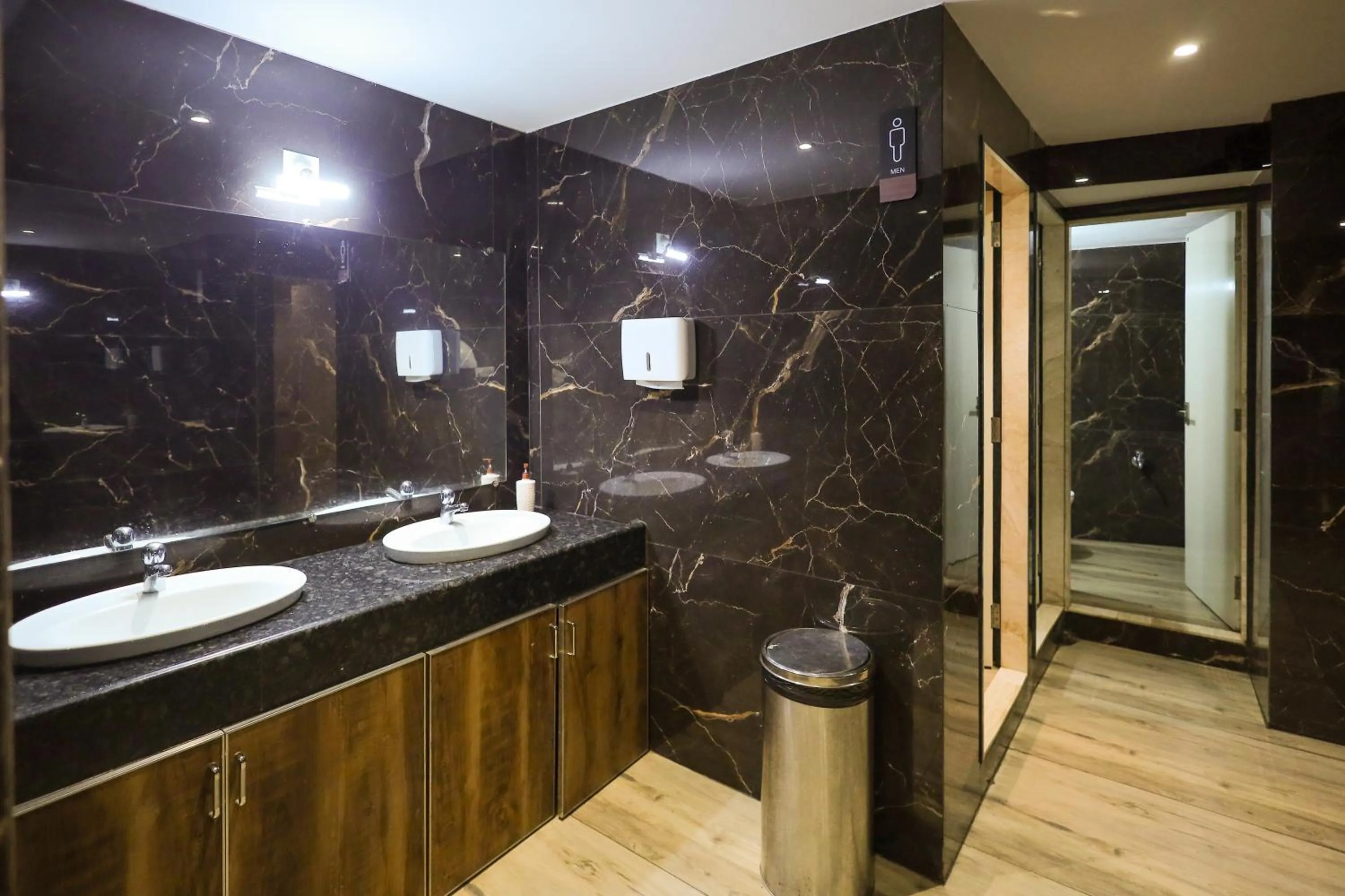 Bathroom in Royal Plaza Suites by RAK Rooms, Mangaluru