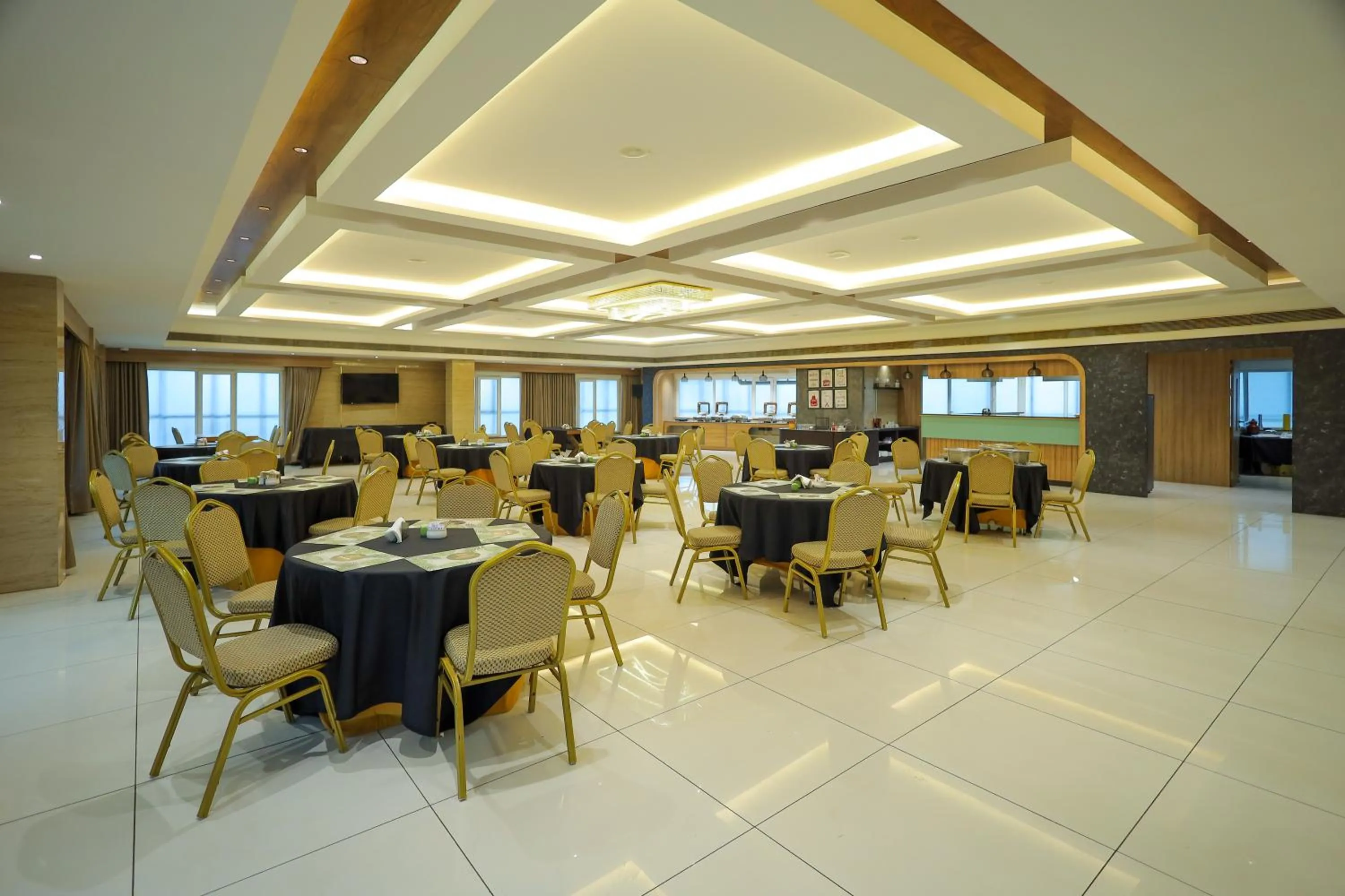 Banquet/Function facilities in Royal Plaza Suites by RAK Rooms, Mangaluru