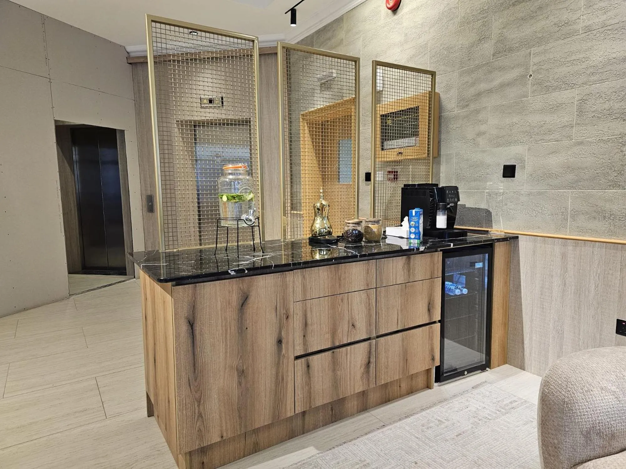 Lobby or reception in Al Faris Suites 2