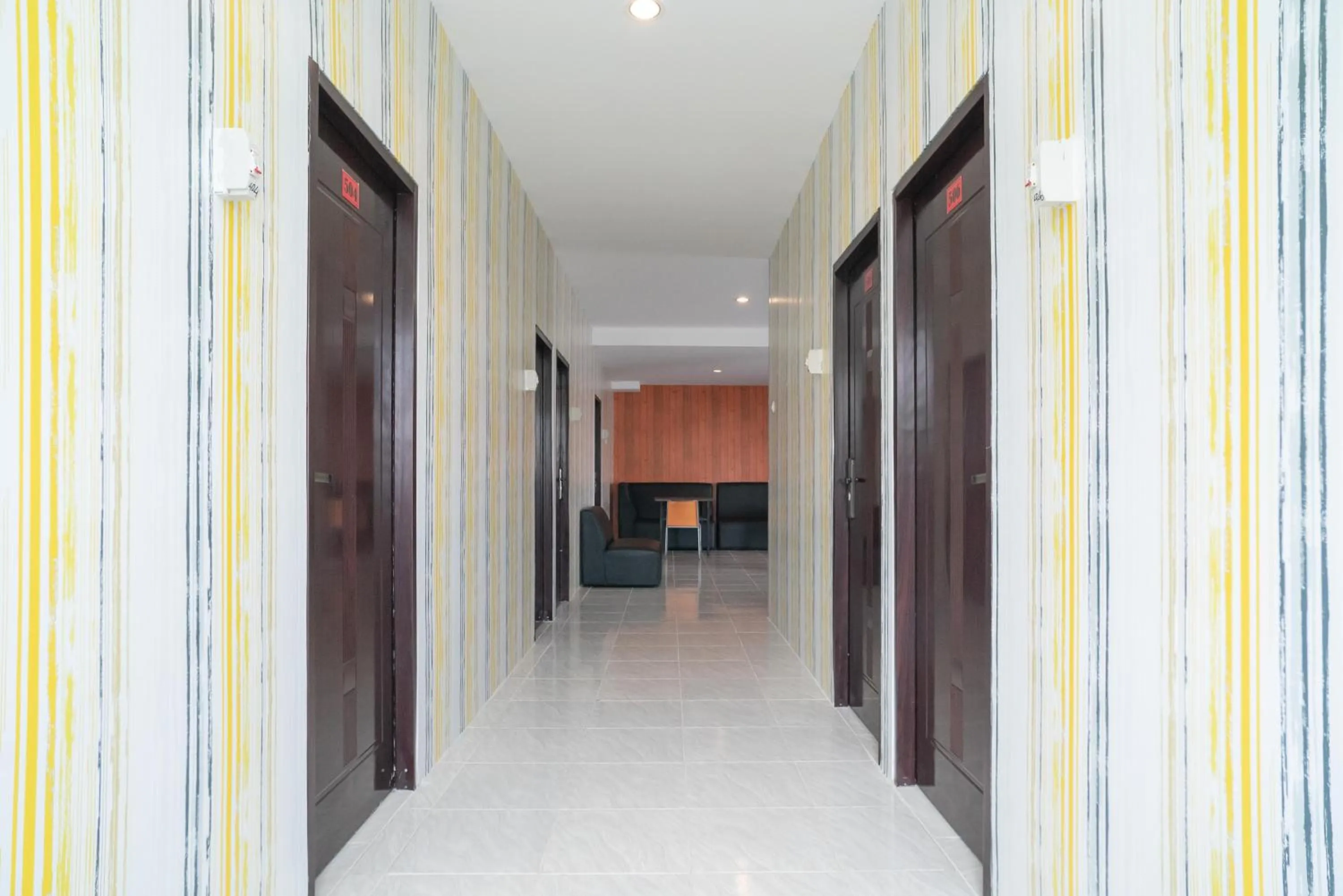 RedDoorz Plus near ITC Cempaka Mas 2