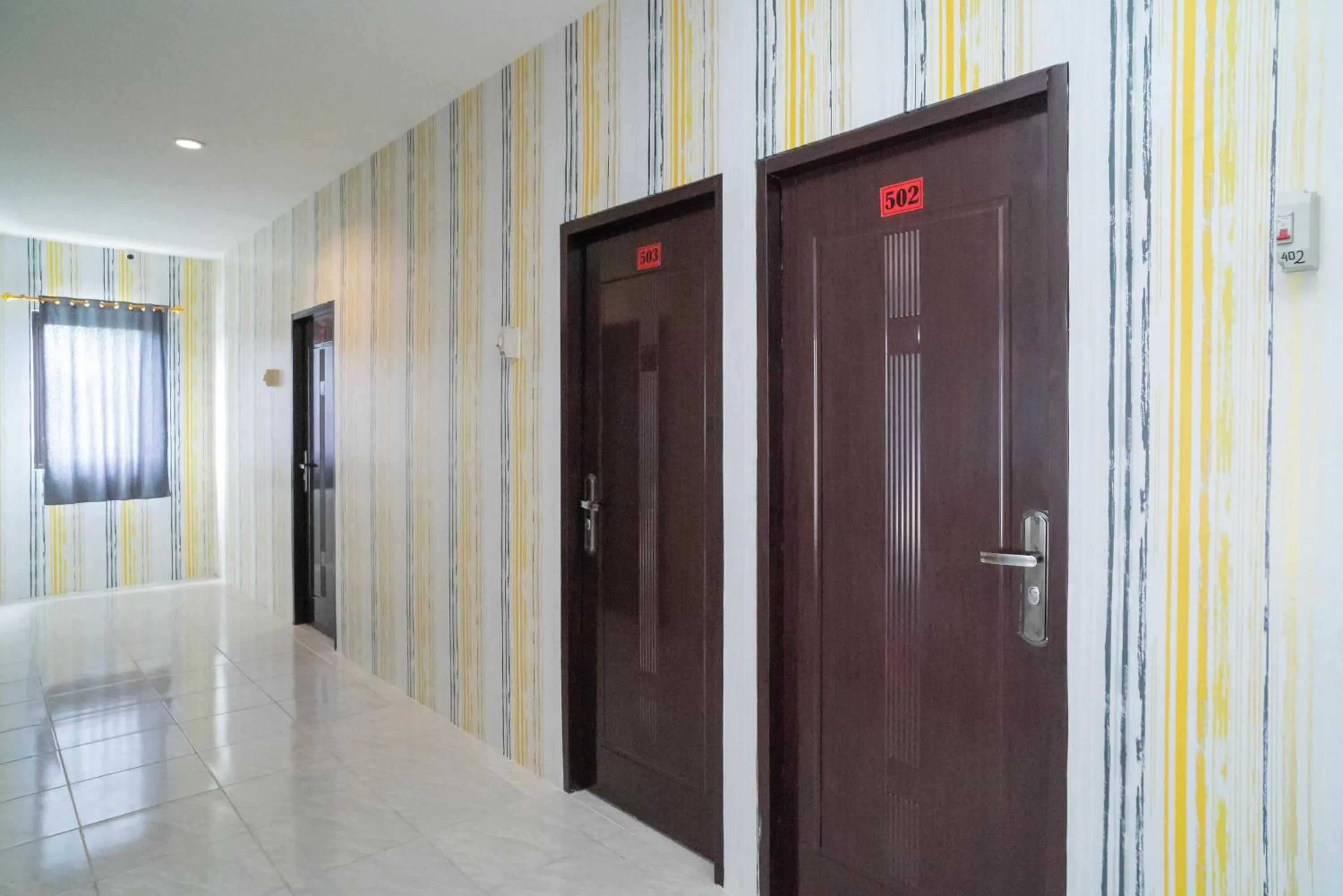 RedDoorz Plus near ITC Cempaka Mas 2