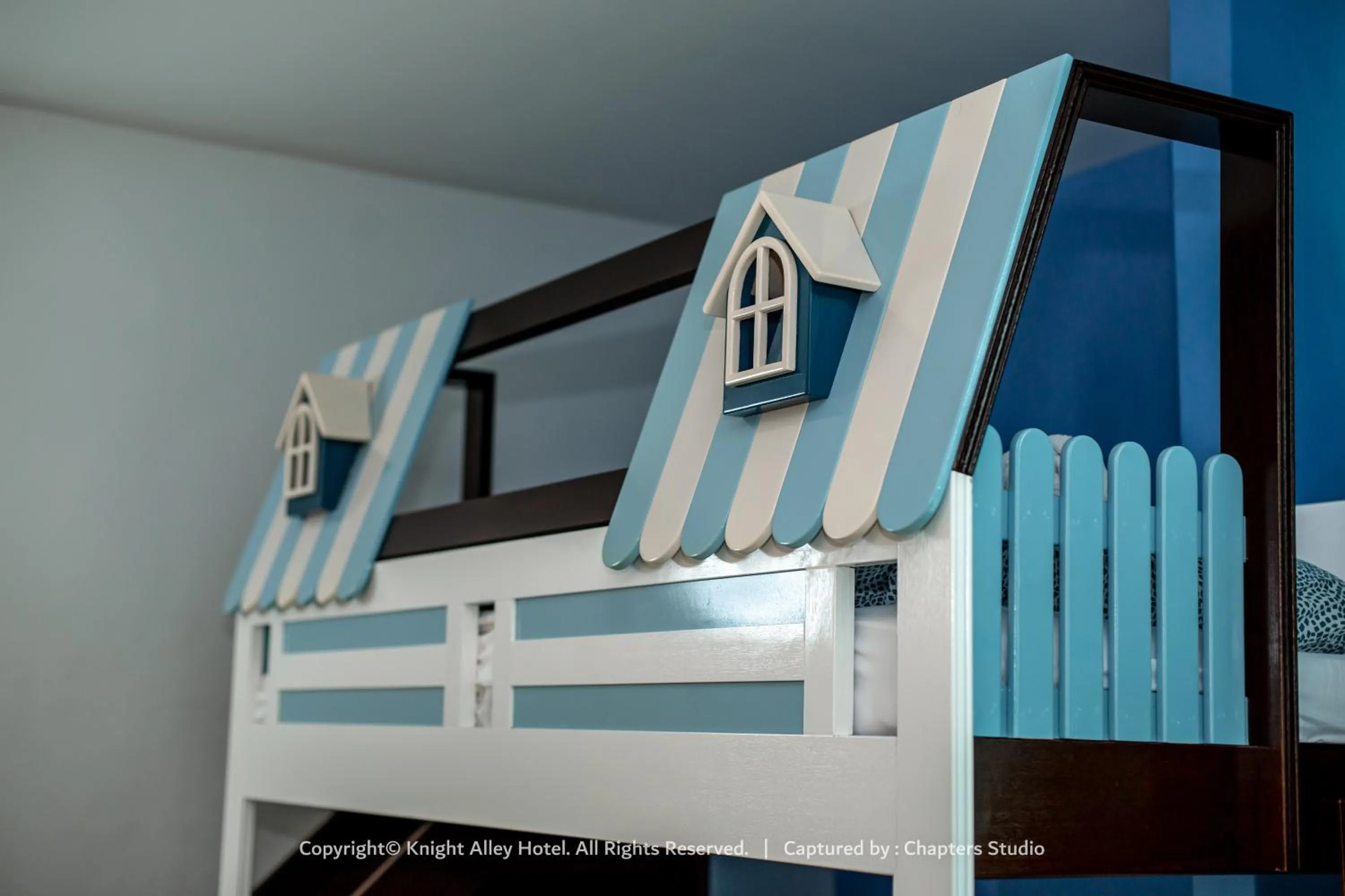 Decorative detail, Bed in Knight Alley Hotel