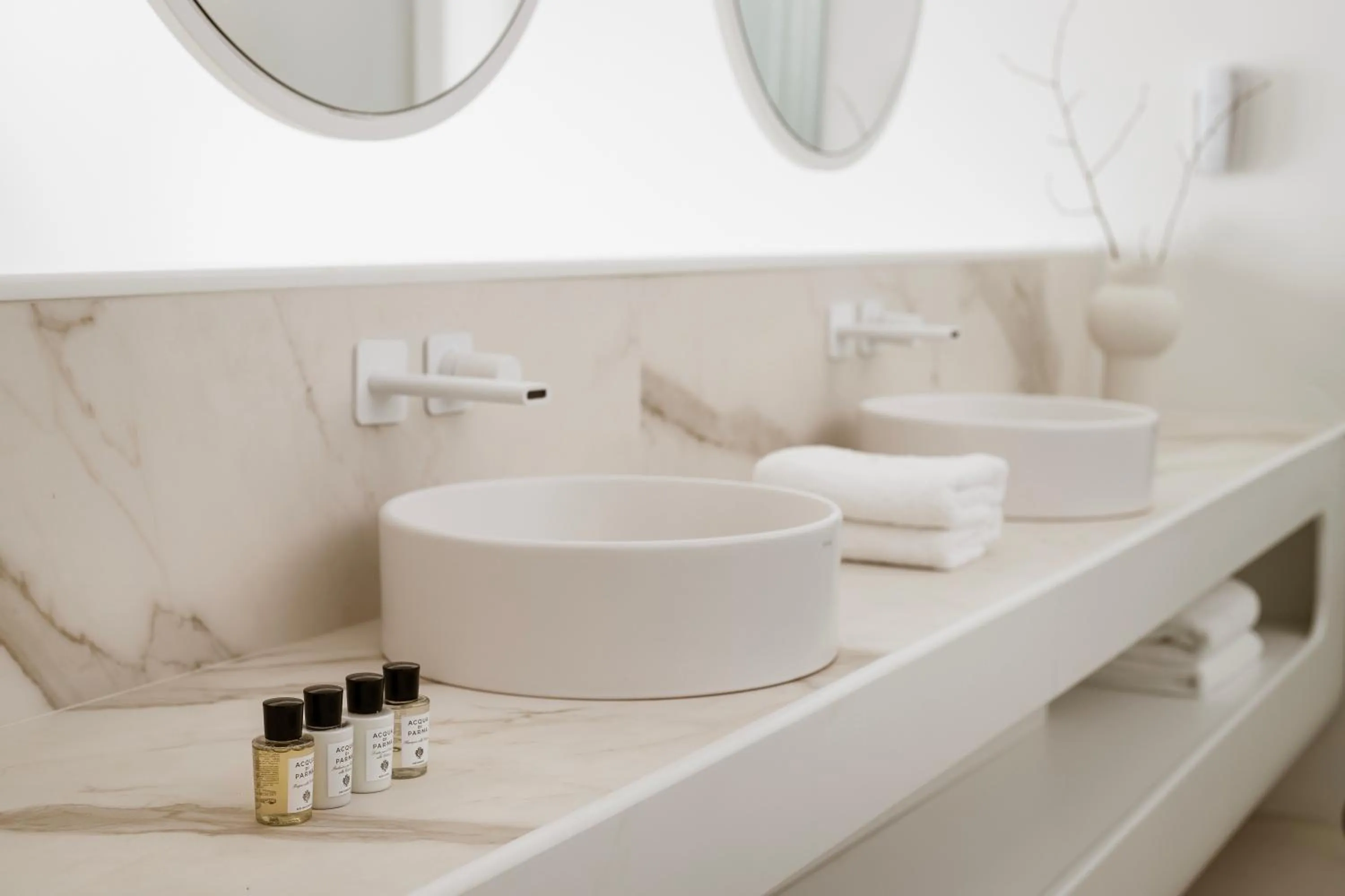 Bathroom in Lovia Mykonos