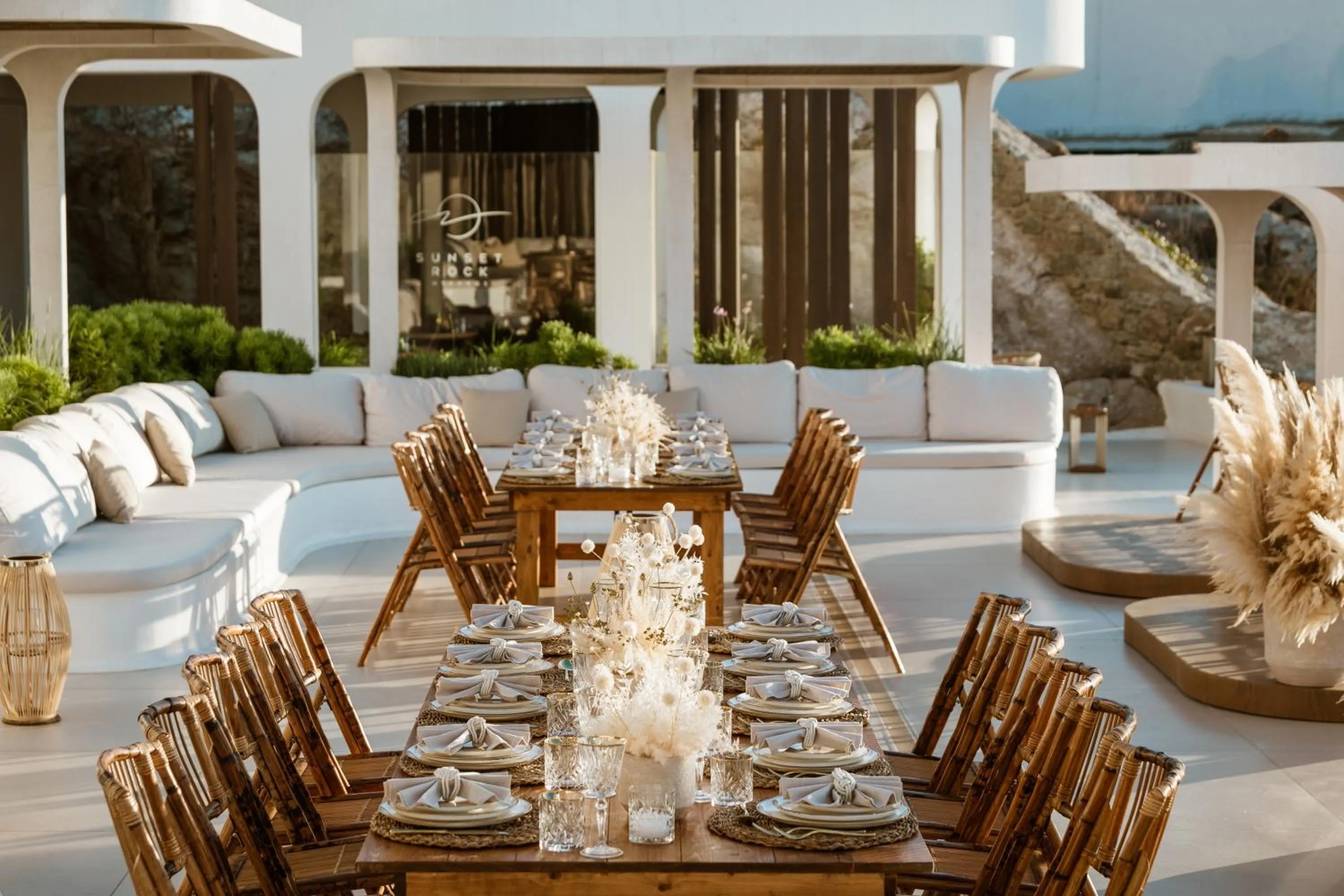 Food and drinks in Lovia Mykonos