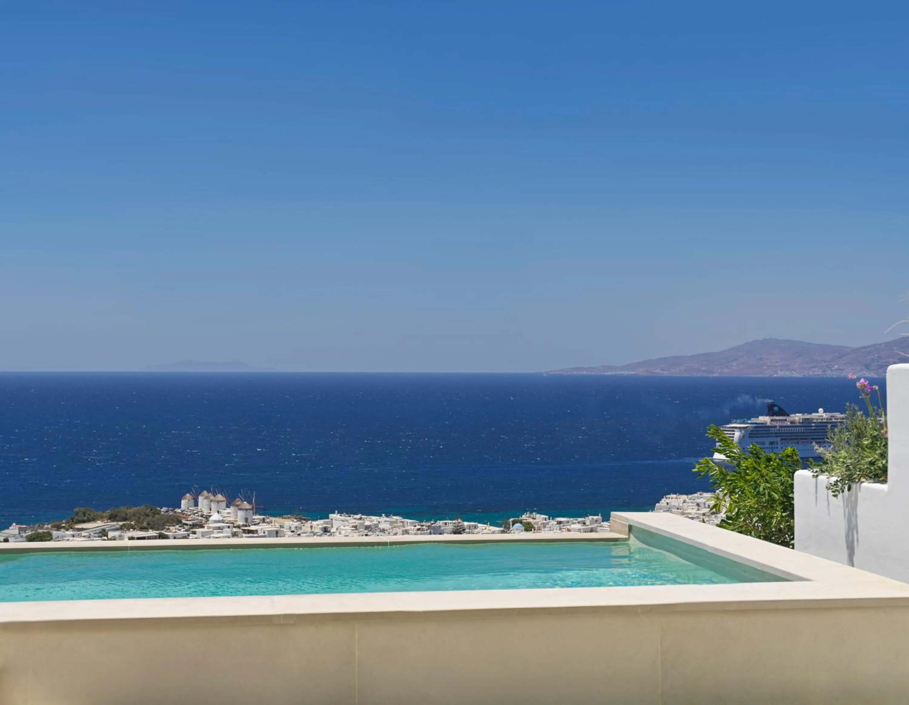 Day in Lovia Mykonos