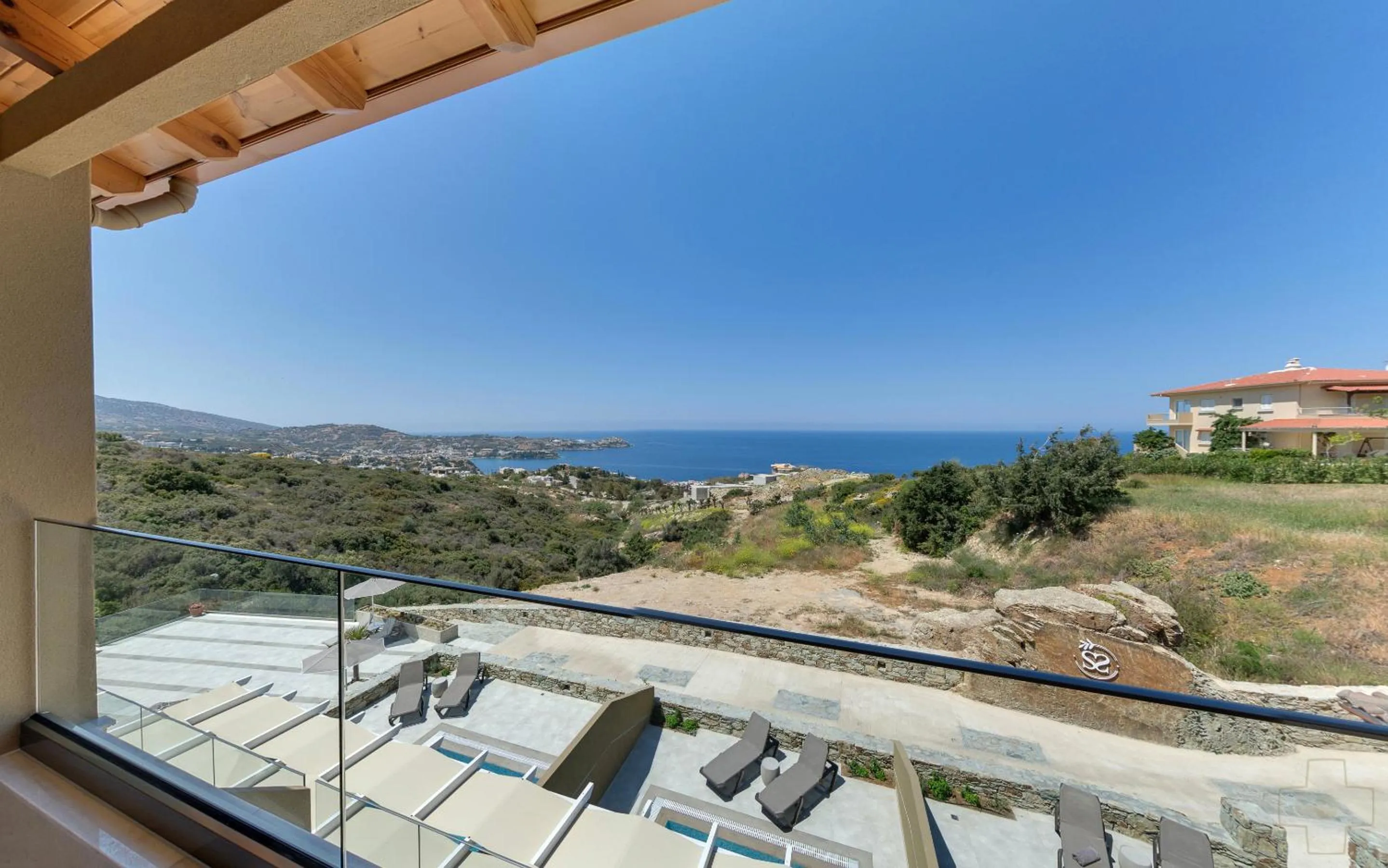 Spiros-Soula Thematic Suites