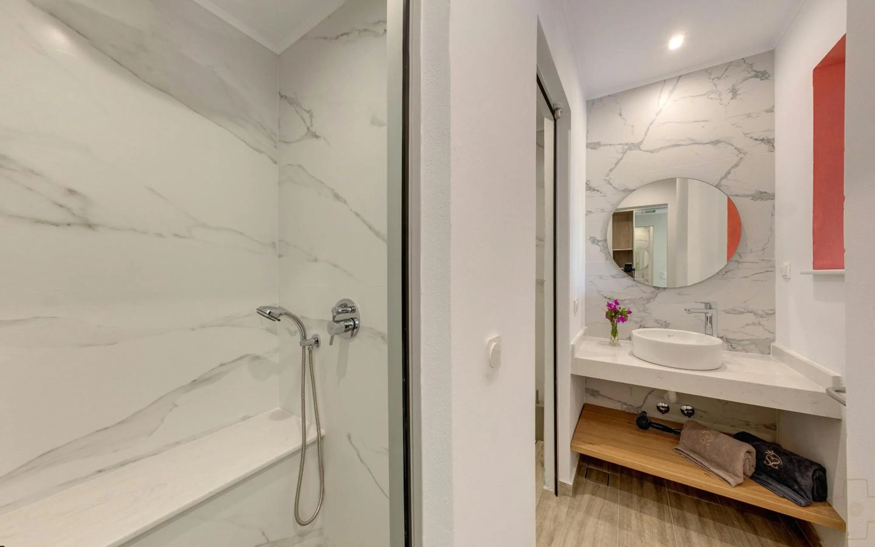 Spiros-Soula Thematic Suites