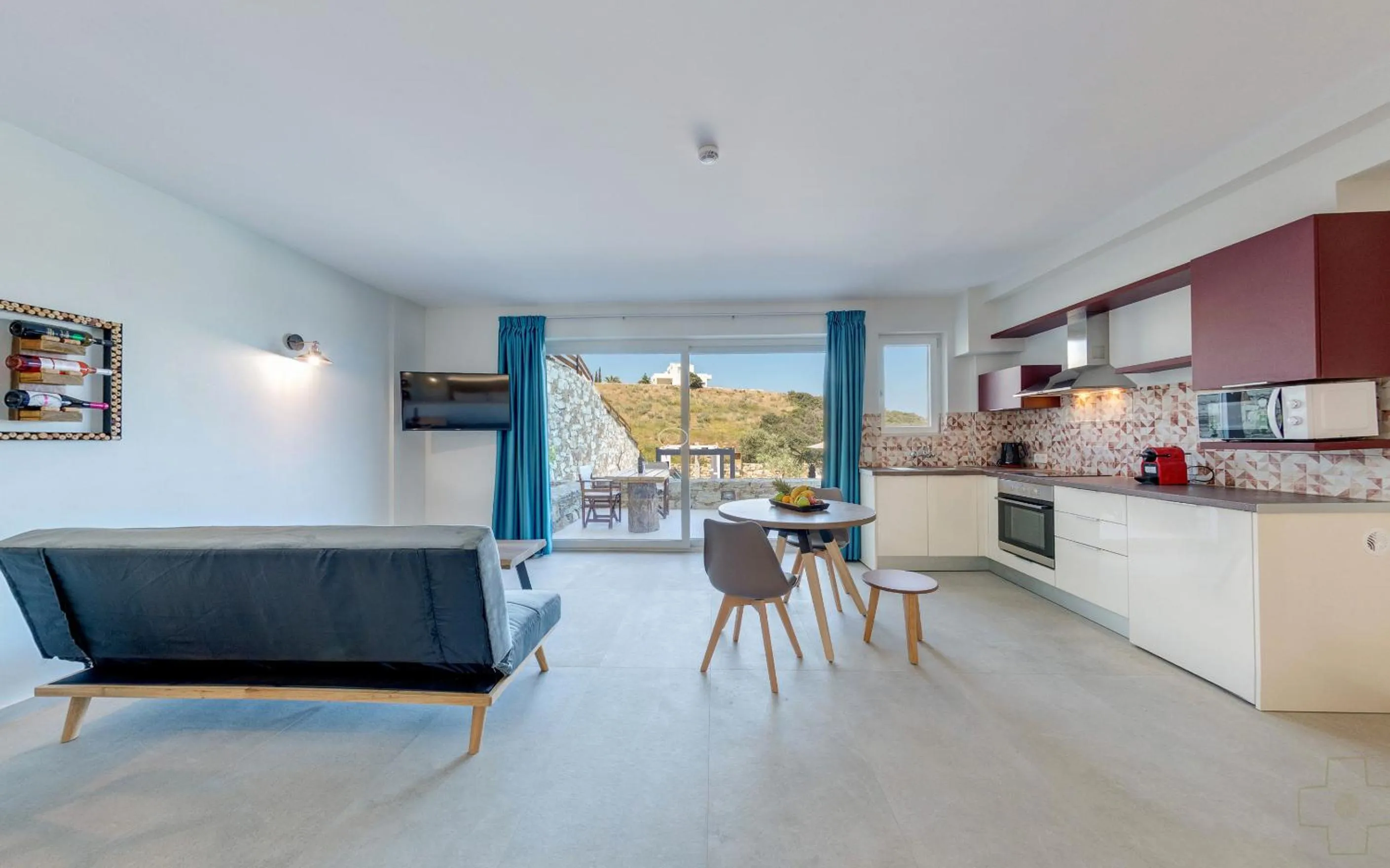 Spiros-Soula Thematic Suites