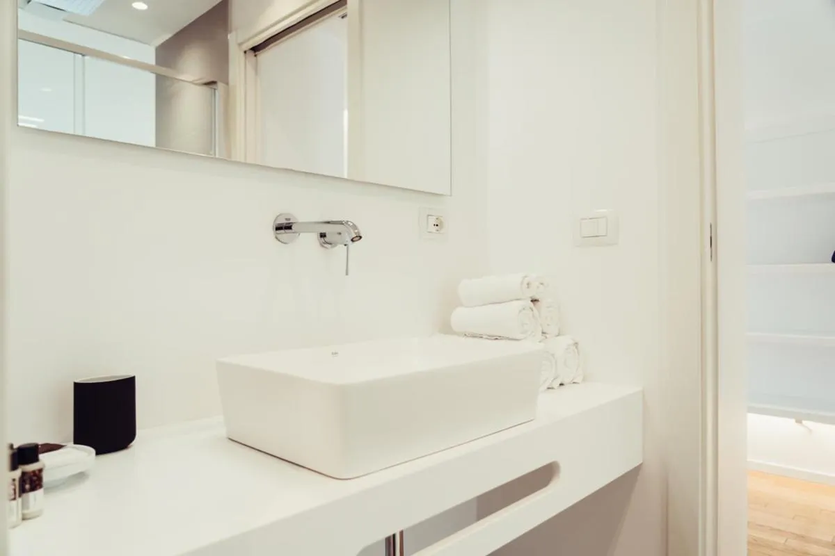 Bathroom in Marina Gardens Boutique&Suites