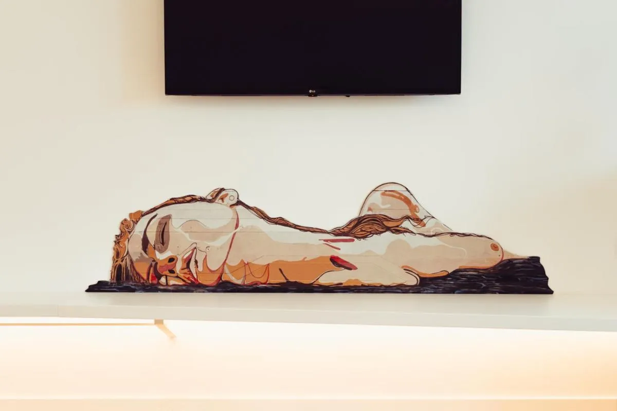 TV and multimedia in Marina Gardens Boutique&Suites