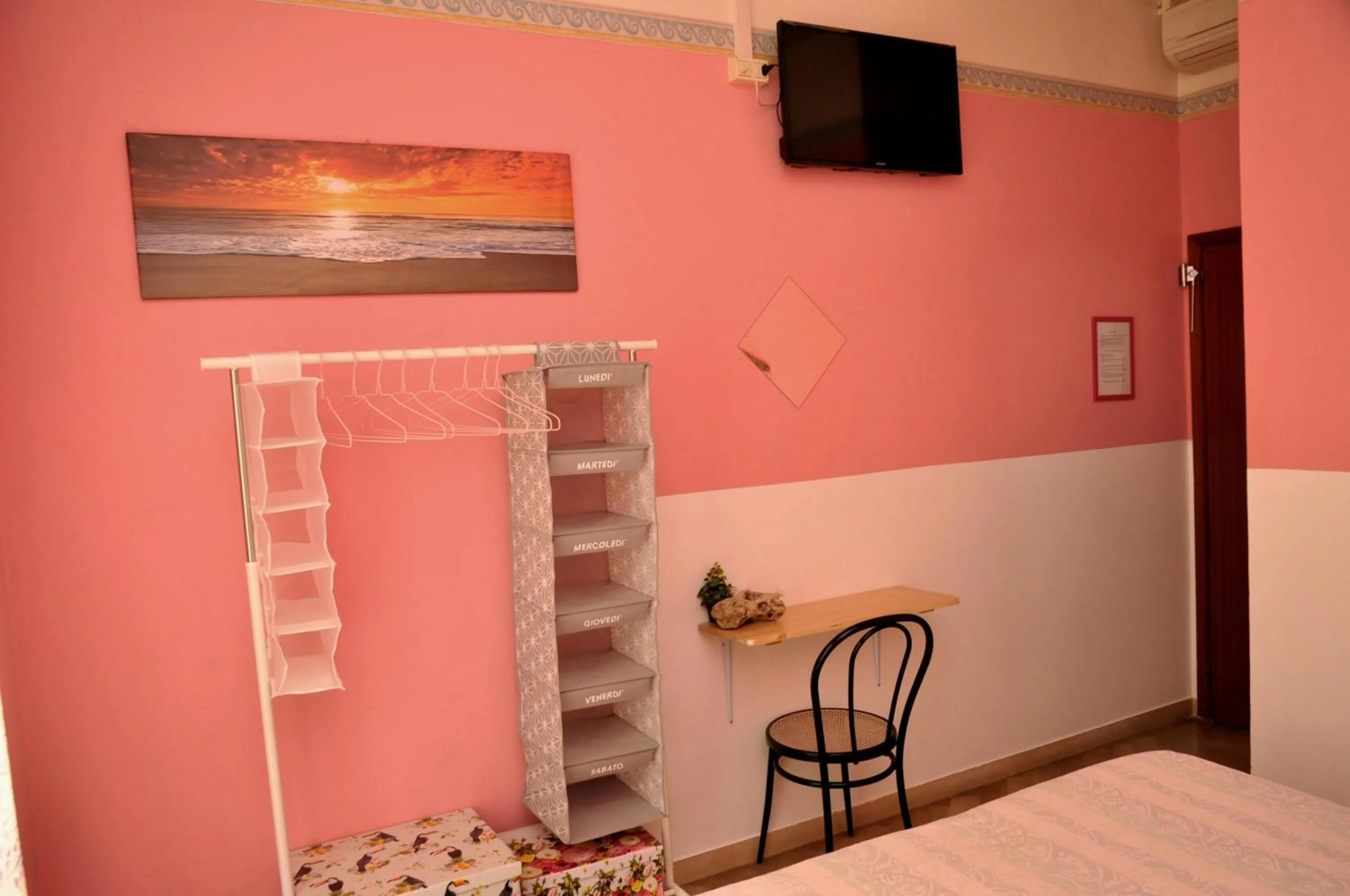 Bathroom, Bed in Hotel Sabbia d'Oro