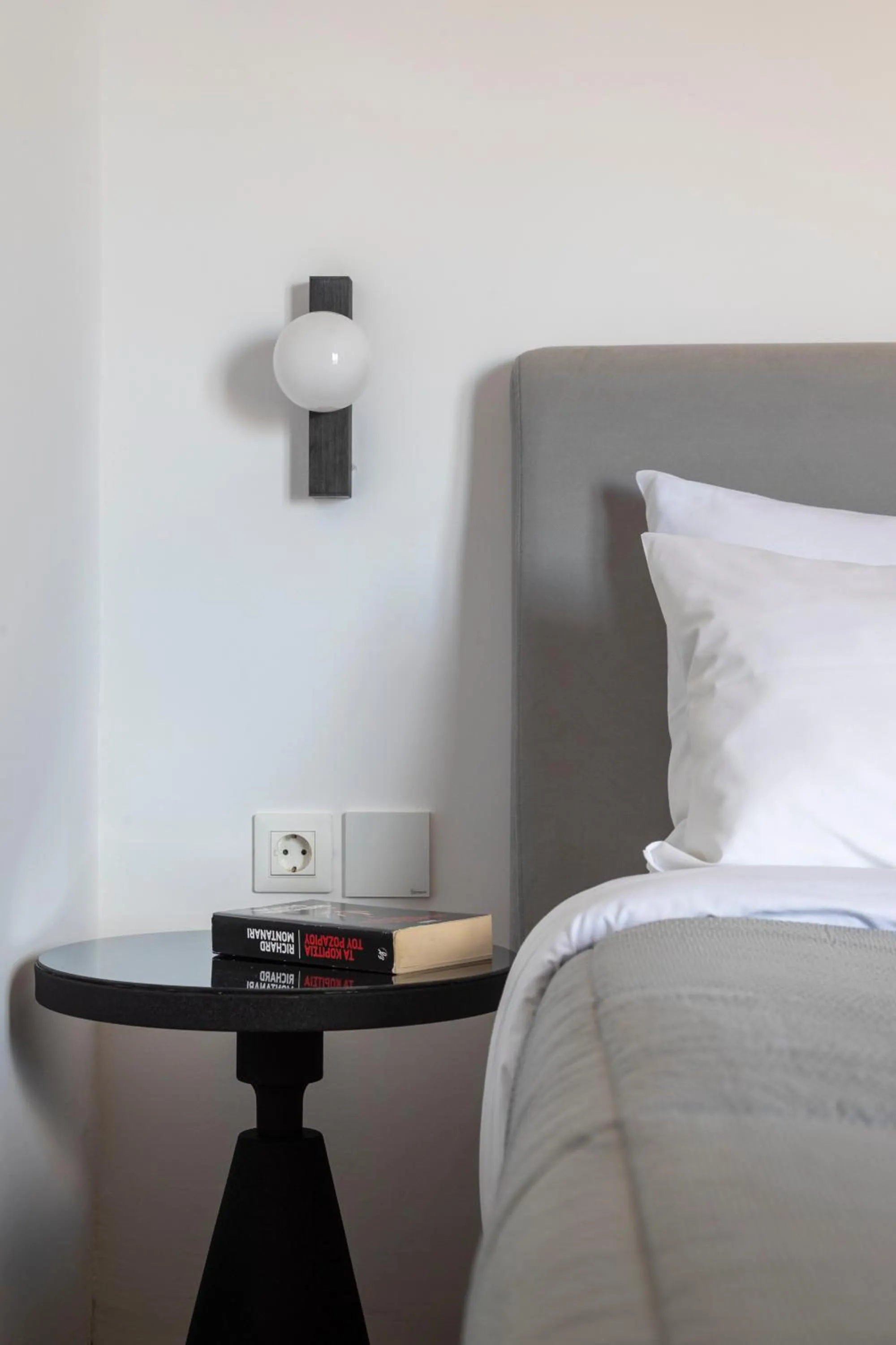 Bed in Hotel Roumani