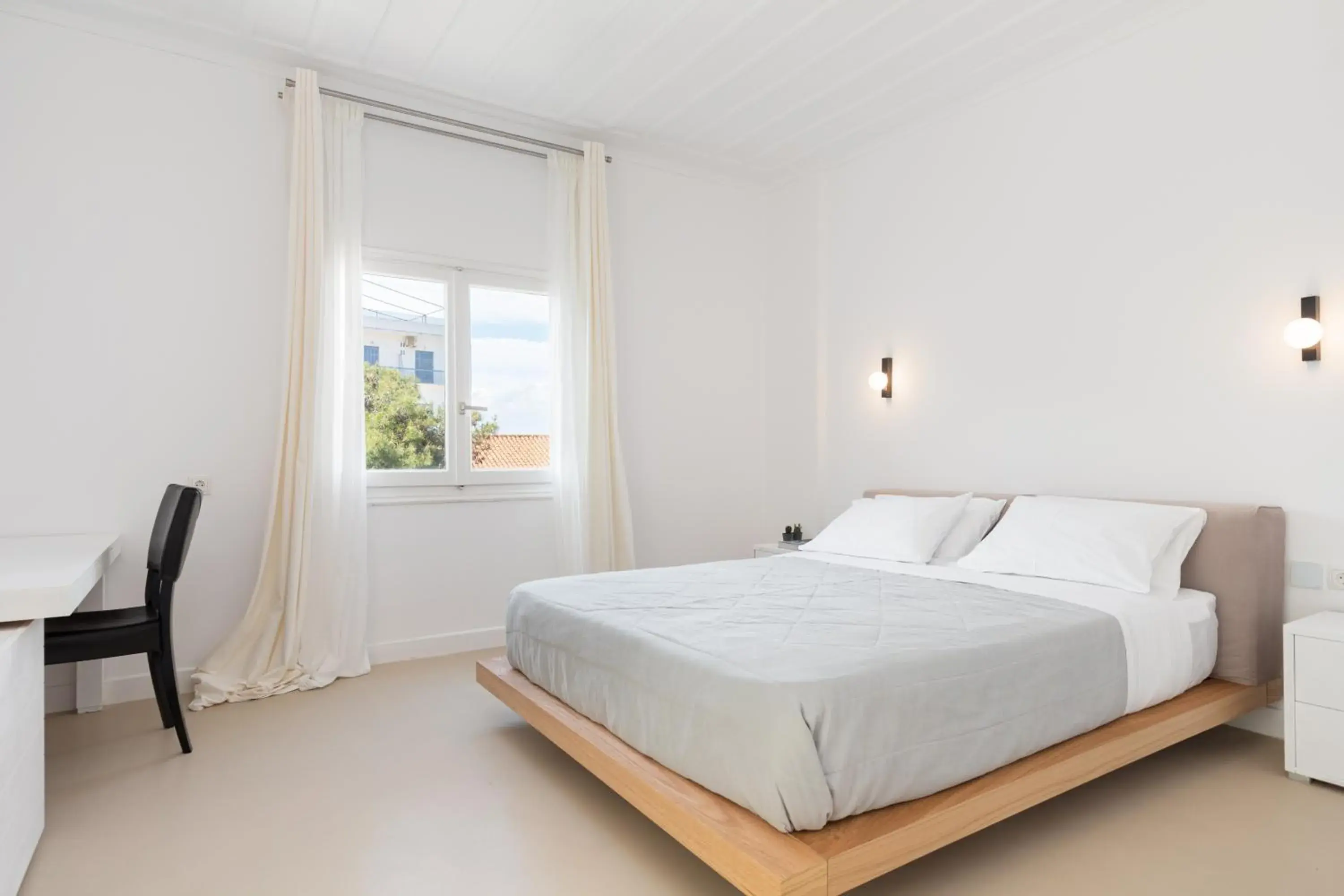 Superior Double or Twin Room with City View in Hotel Roumani Superior Double or Twin Room with City View in Hotel Roumani