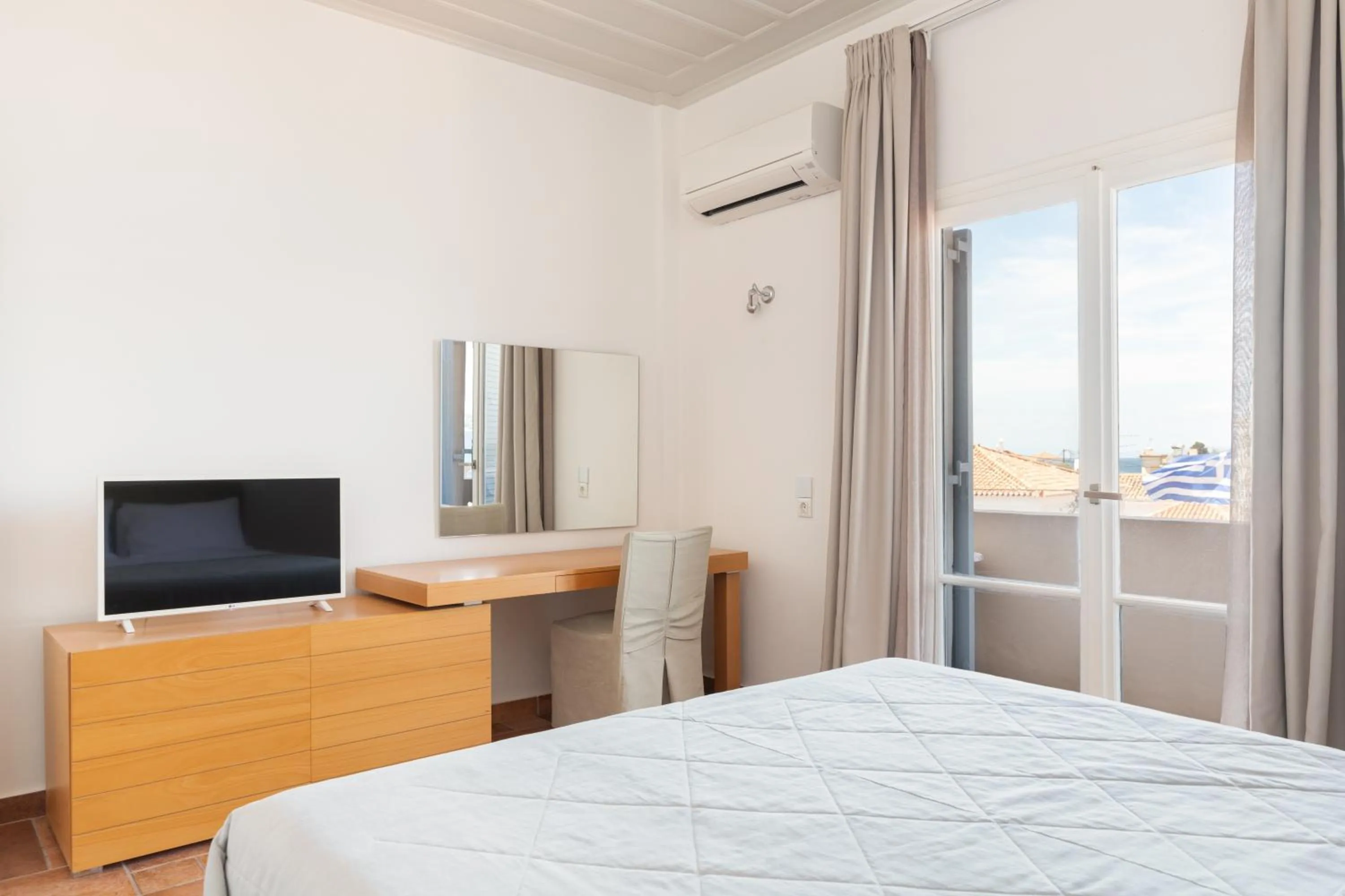 Photo of the whole room, Bed in Hotel Roumani