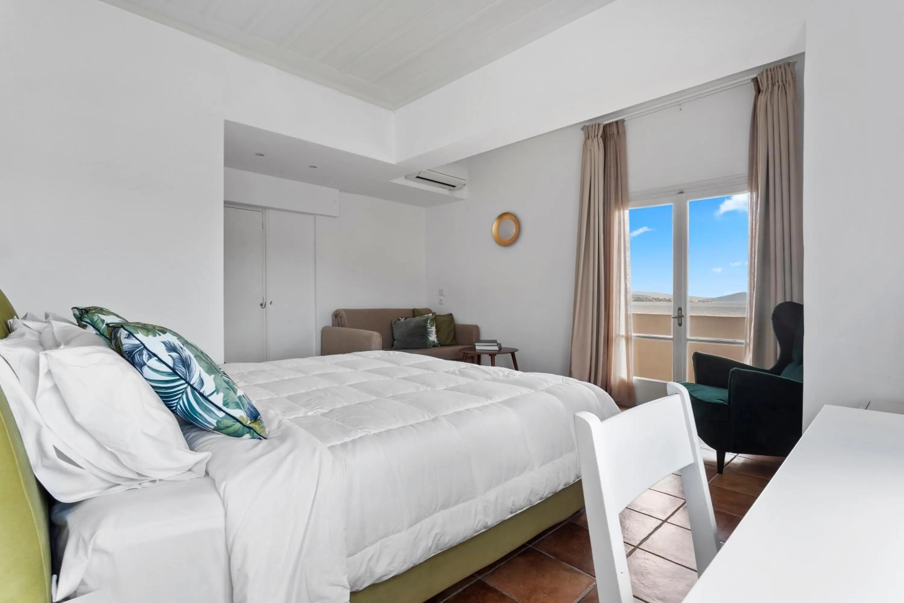 Bed in Hotel Roumani