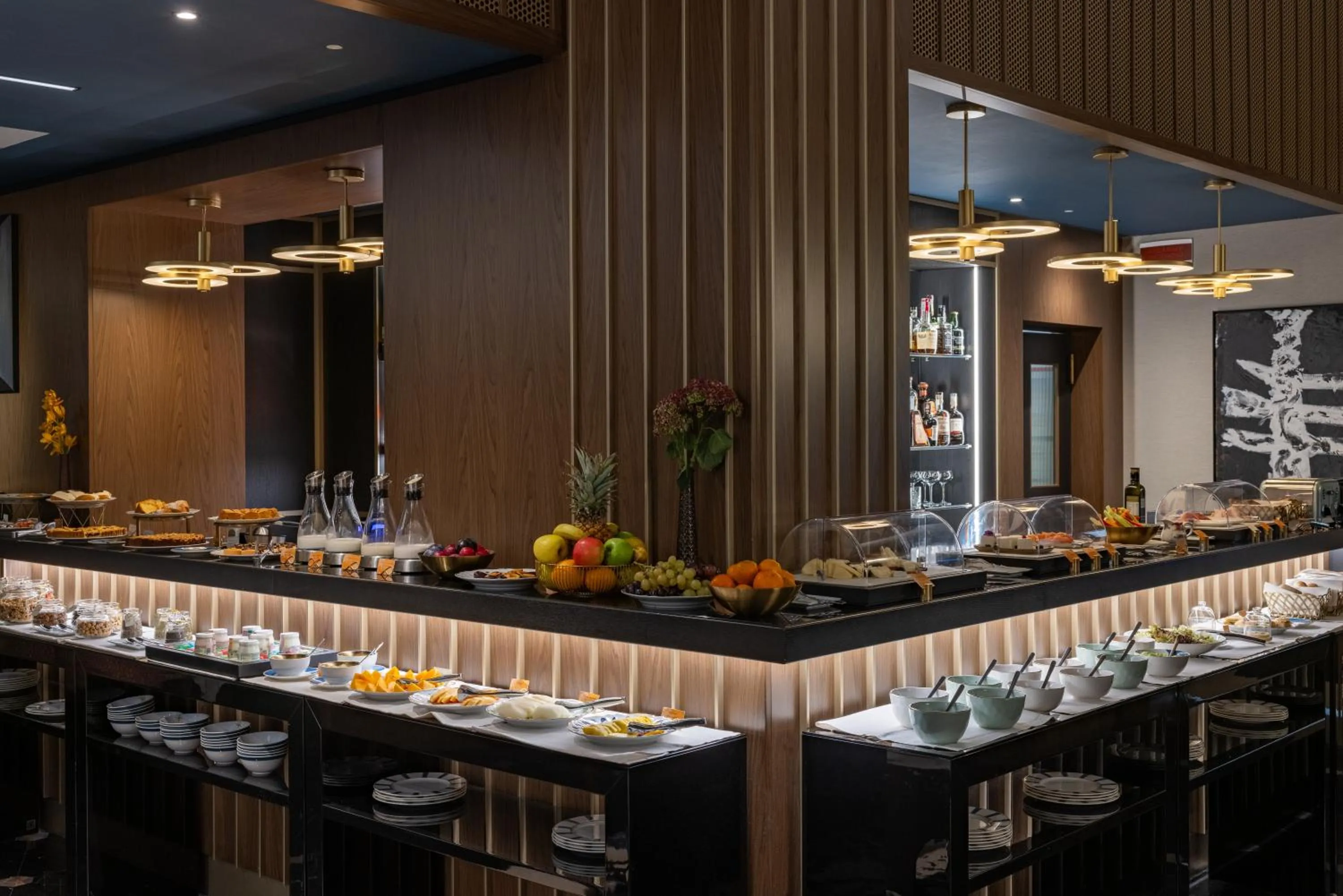 Buffet breakfast in Umiltà 36