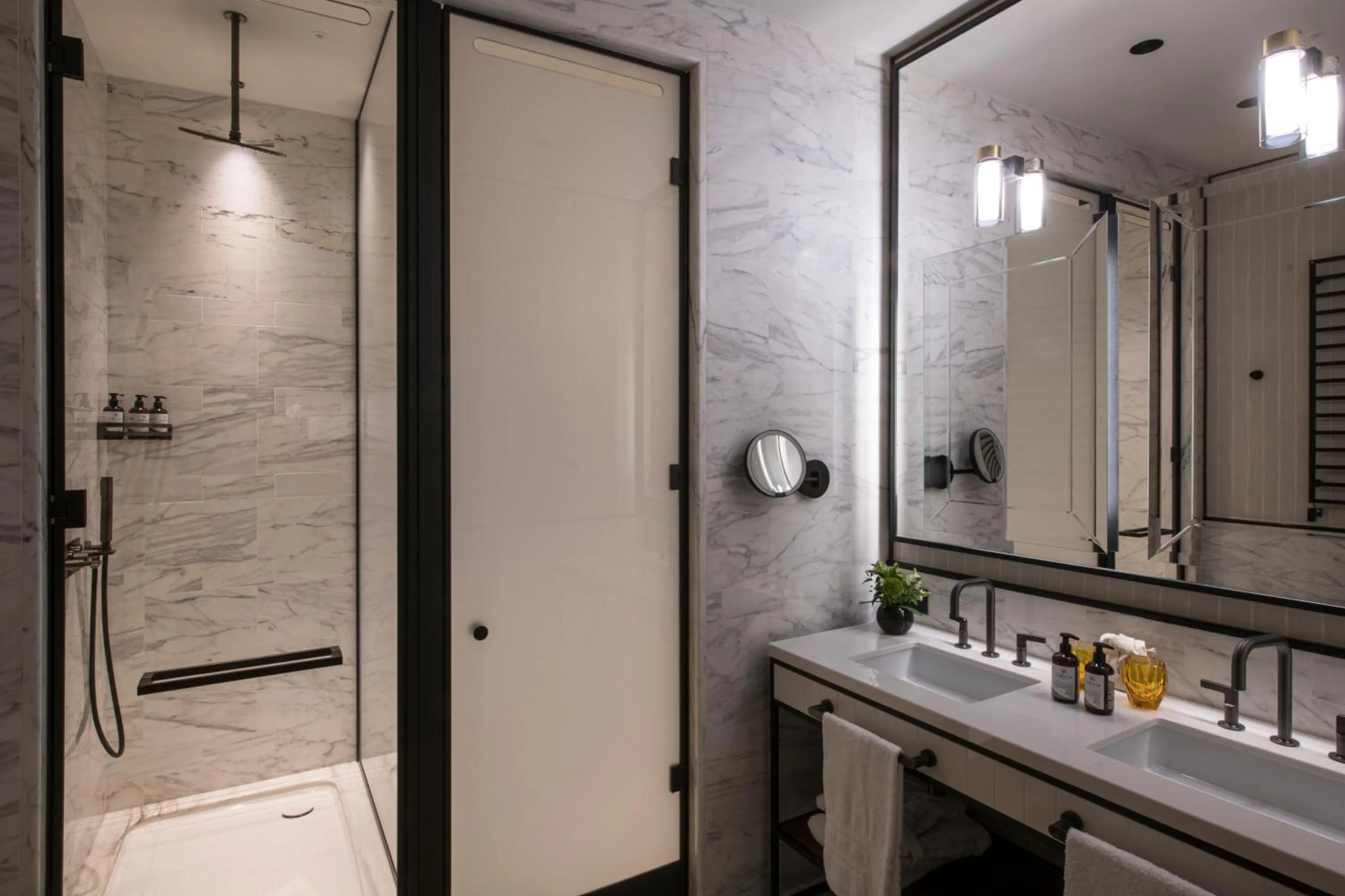 Bathroom in Umiltà 36