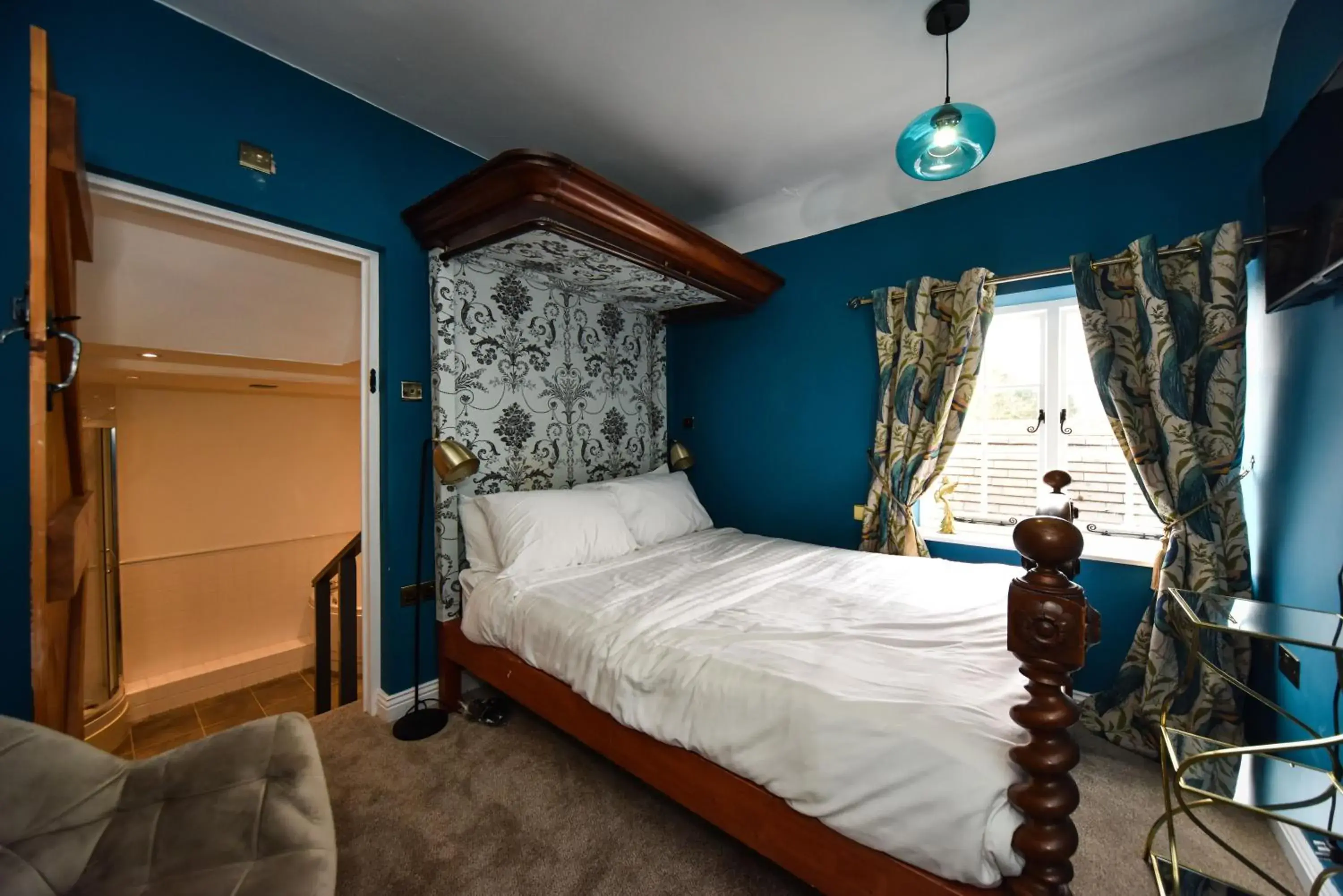 Superior King Room in The Bear Inn Superior King Room in The Bear Inn