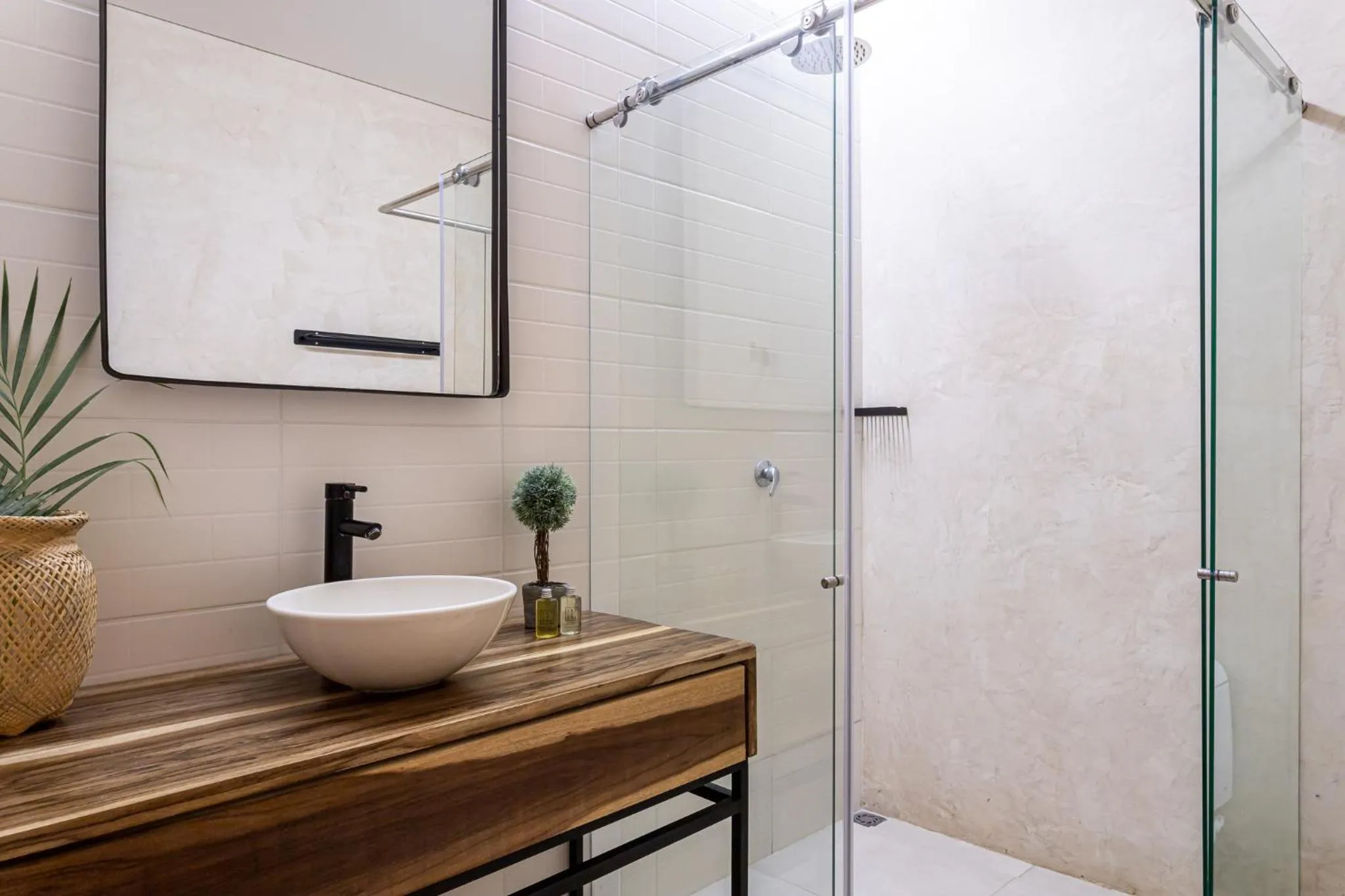 Shower in Soy Local Santa Marta