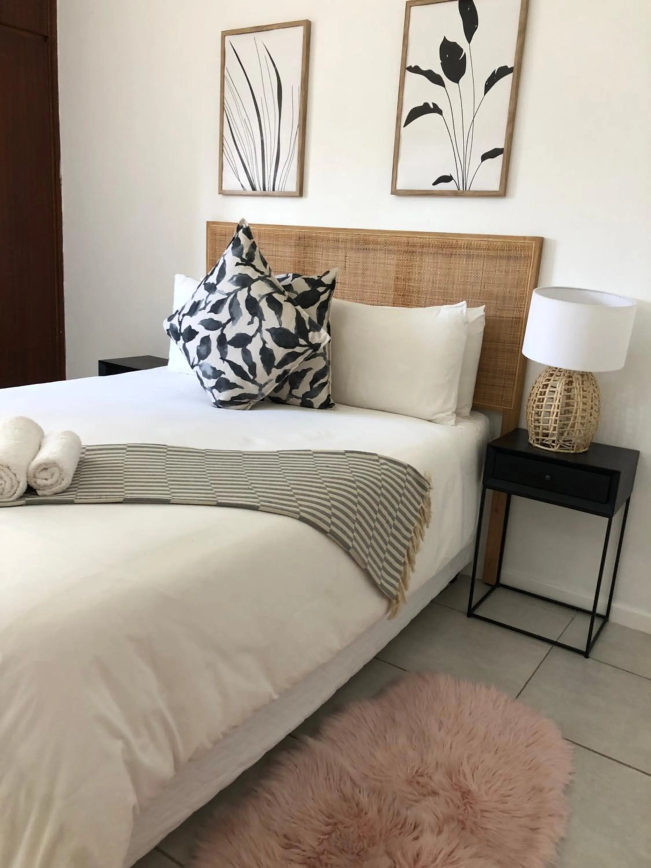 Bed in Bluebanana Lodge