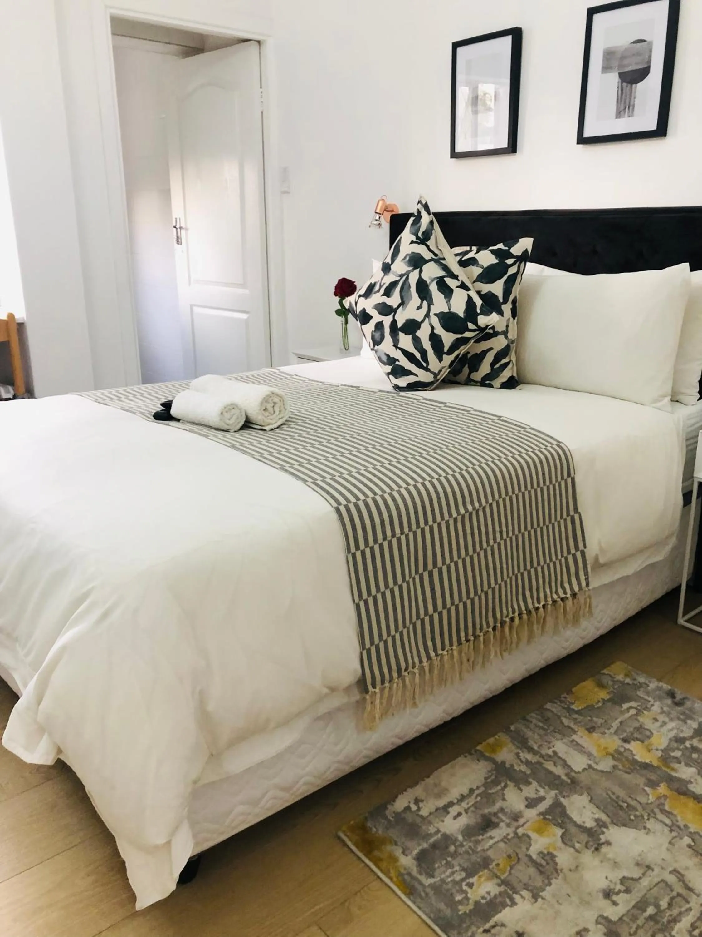 Bed in Bluebanana Lodge