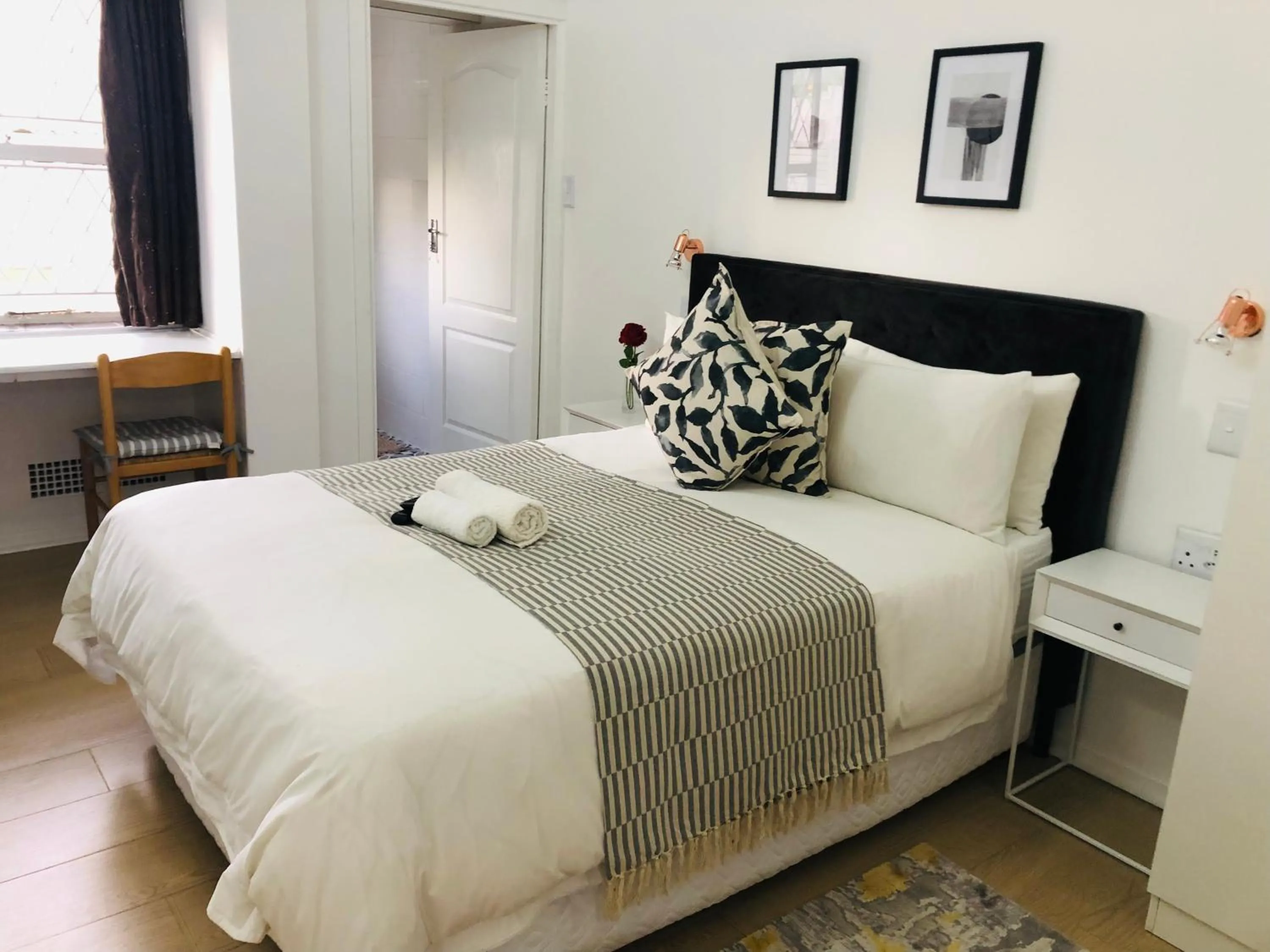 Bed in Bluebanana Lodge