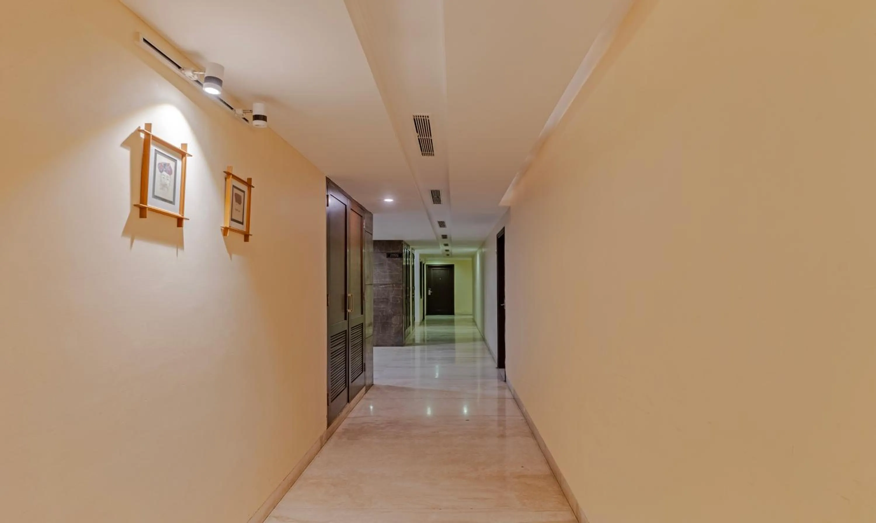 Lobby or reception in Treebo Premium Baramasi By Jai Club Prime