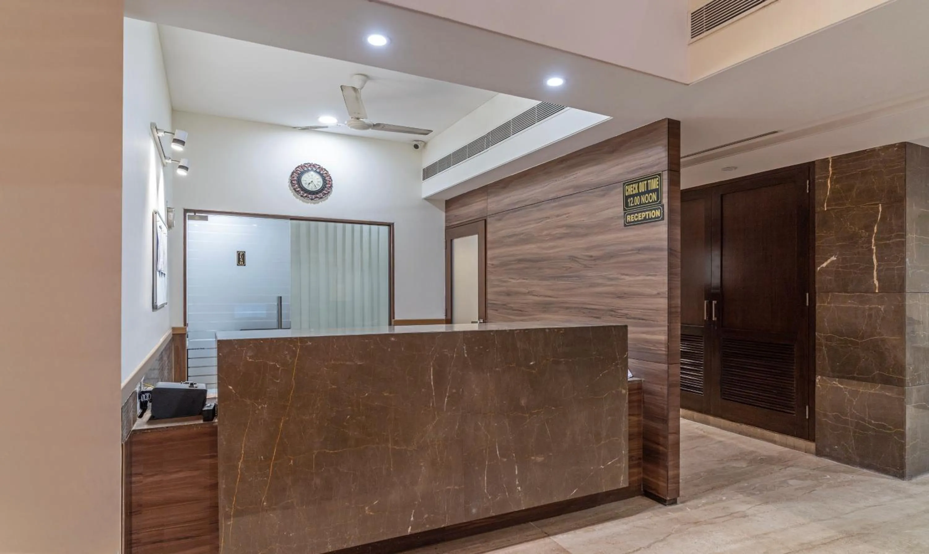 Lobby or reception in Treebo Premium Baramasi By Jai Club Prime