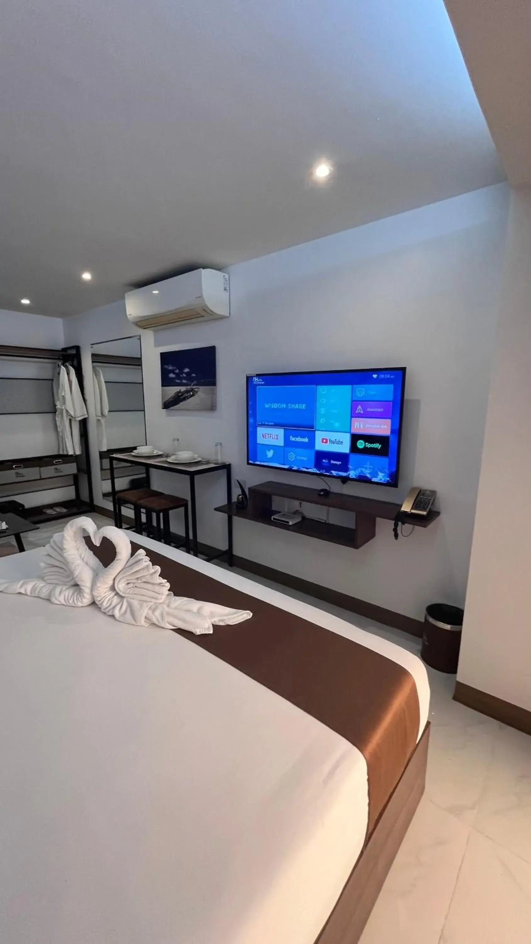 Deluxe Studio in 88th Avenue Deluxe Studio in 88th Avenue