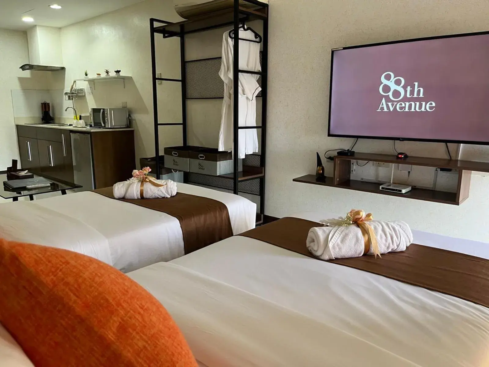 Deluxe Twin Room in 88th Avenue Deluxe Twin Room in 88th Avenue