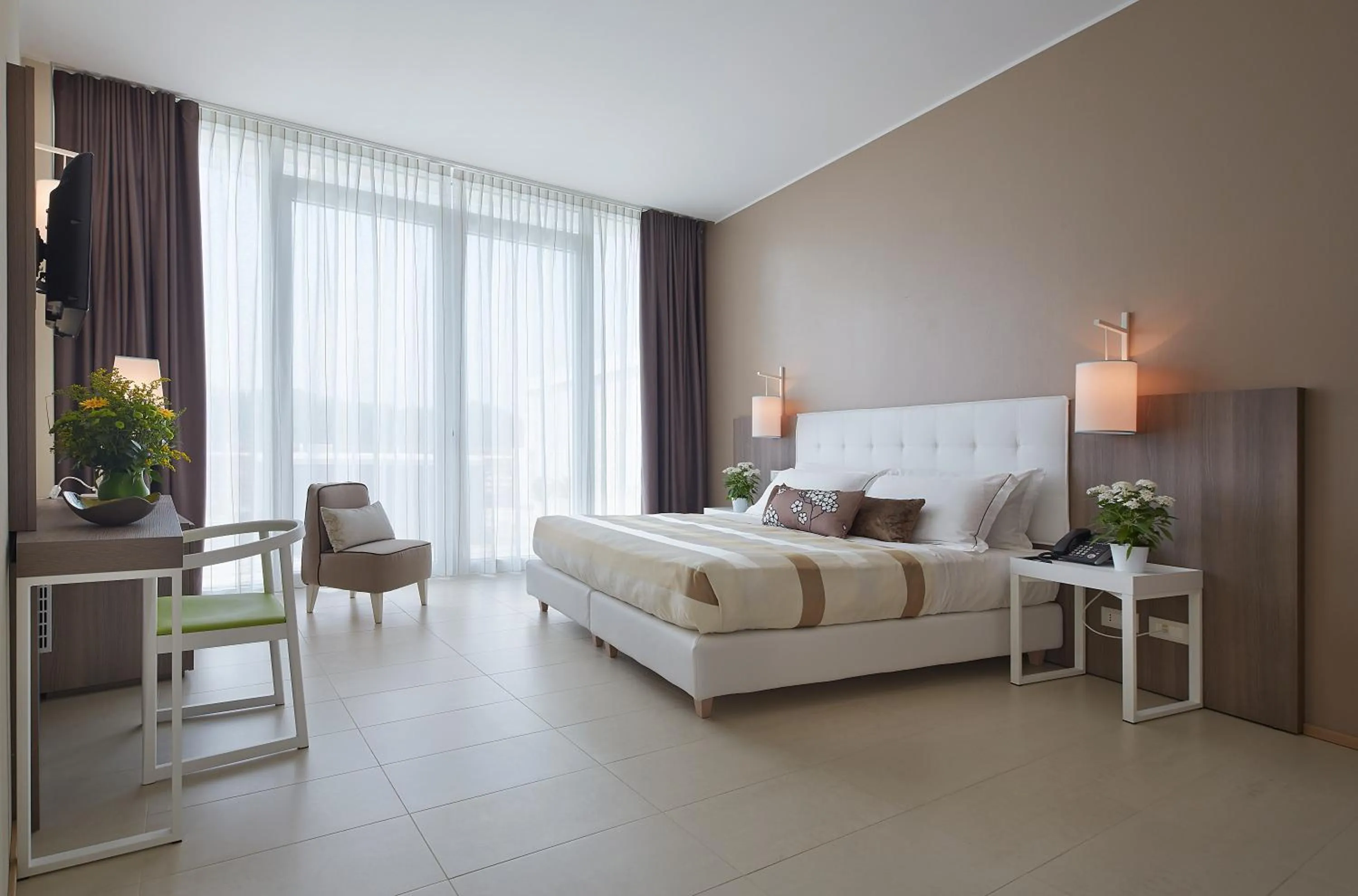 Photo of the whole room, Bed in Isola di Albarella Hotel Capo Nord