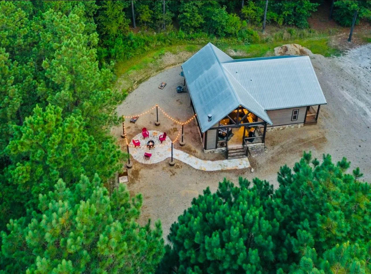 Bird's eye view in Knotty and Nice Luxury Cabin